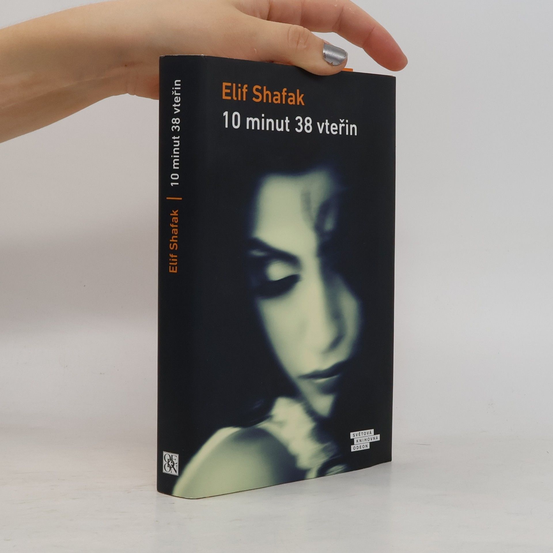 Elif Şafak 10 minut 38 vteřin
