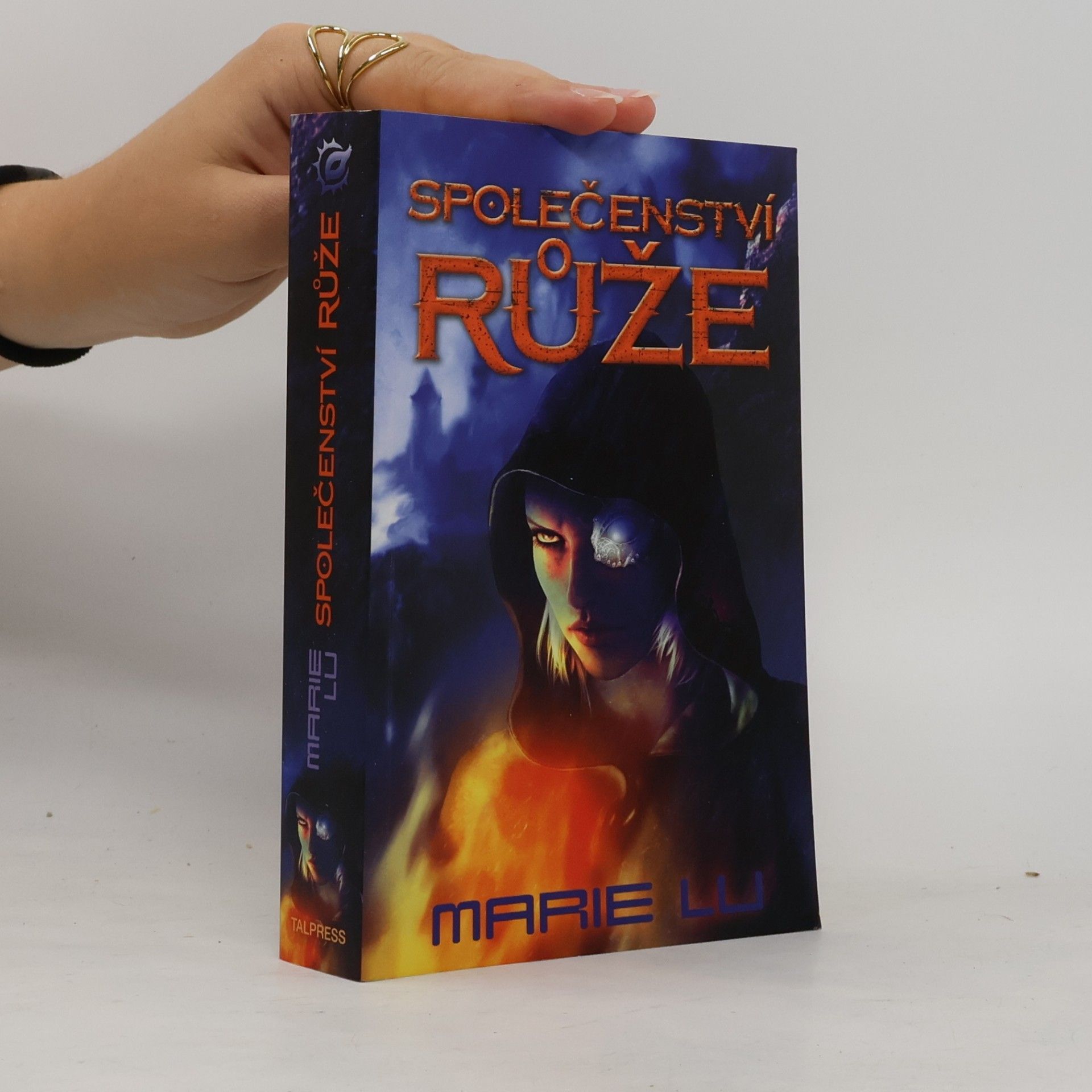 Marie Lu Společenství růže