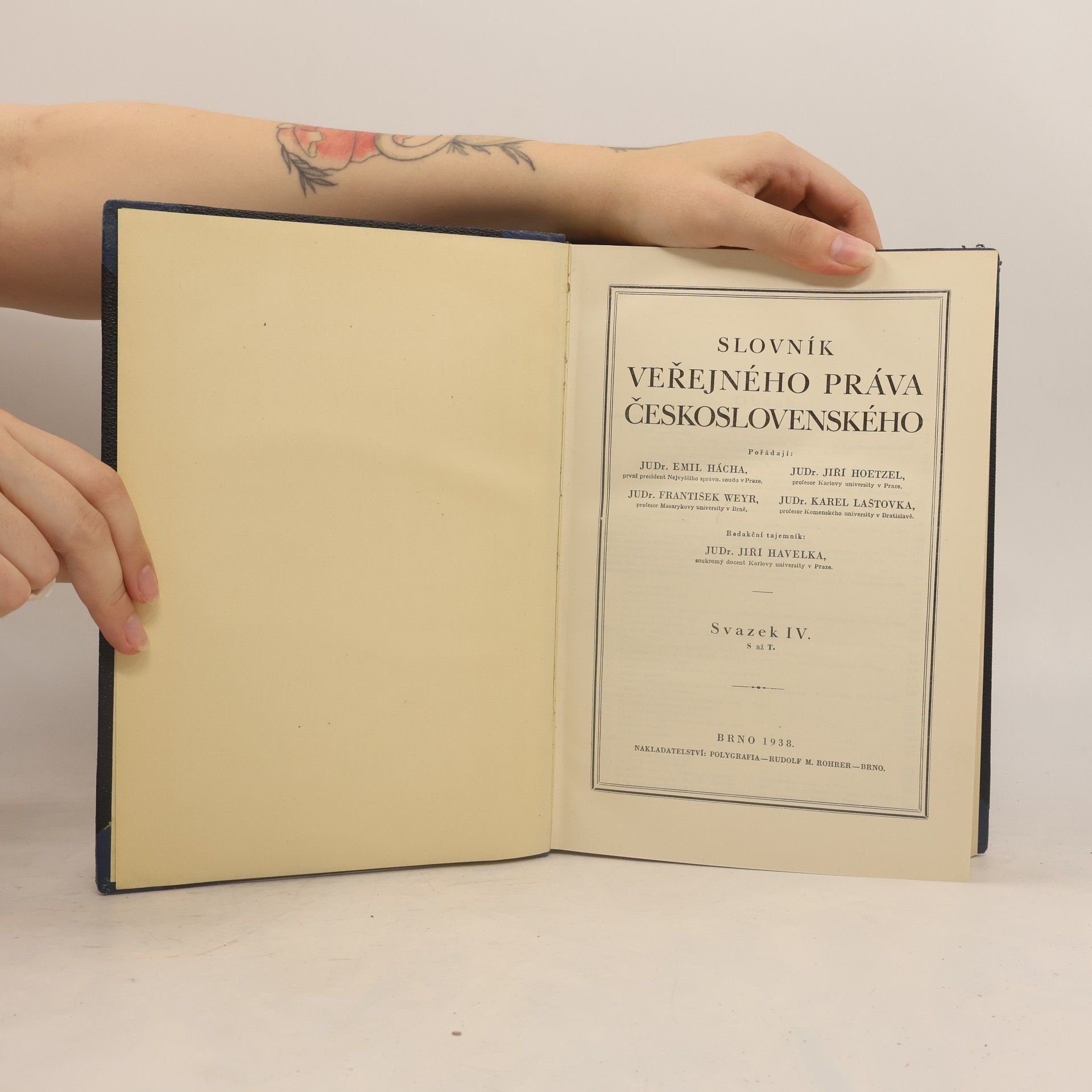 Autorenkollektiv Slovník veřejného práva československého