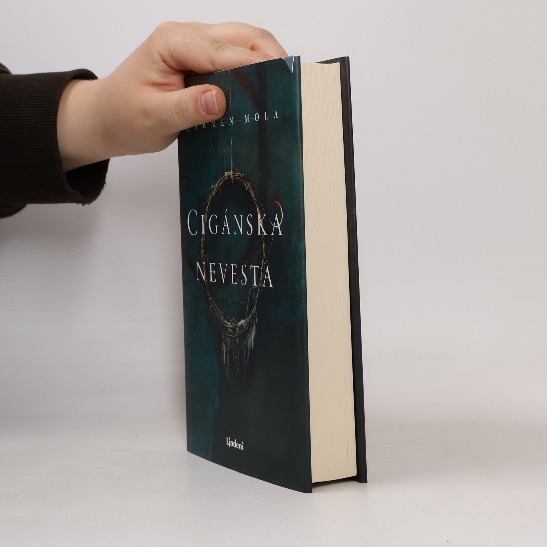 Carmen Mola Cigánska nevesta