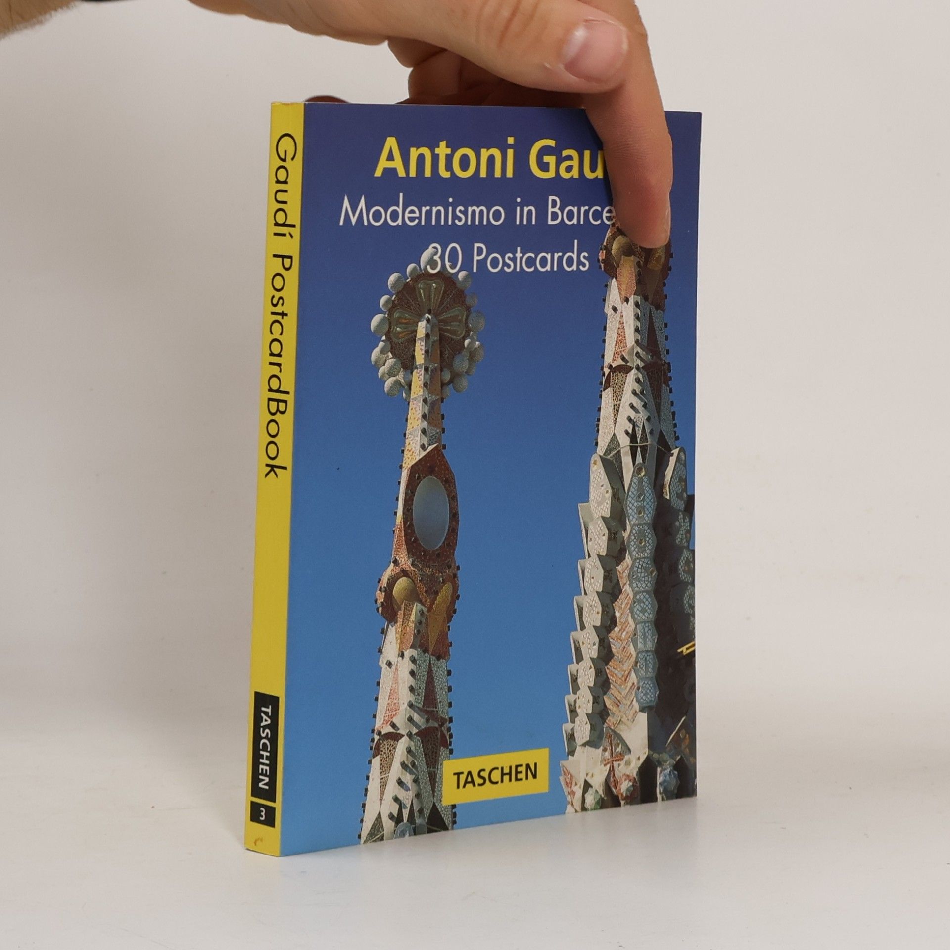 Various authors Antoni Gaudí. Modernismo in Barcelona. 30 Postcards