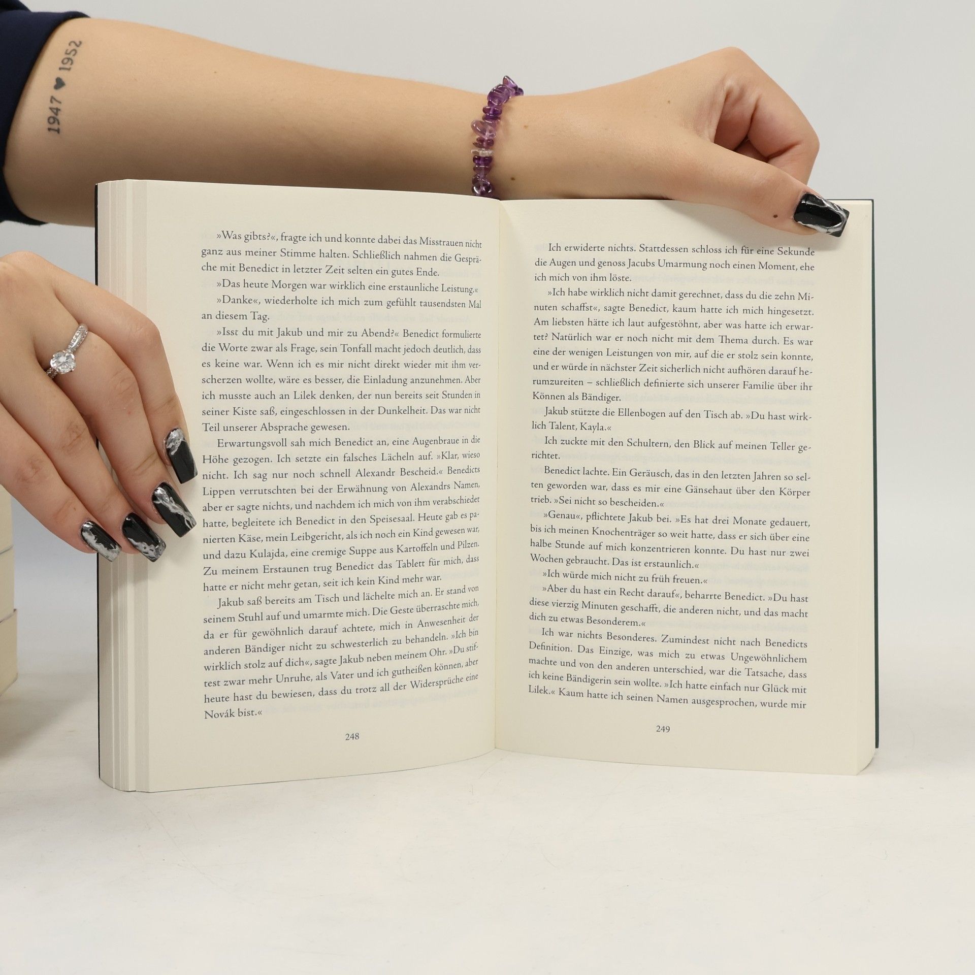 Laura Kneidl Herz aus Schatten