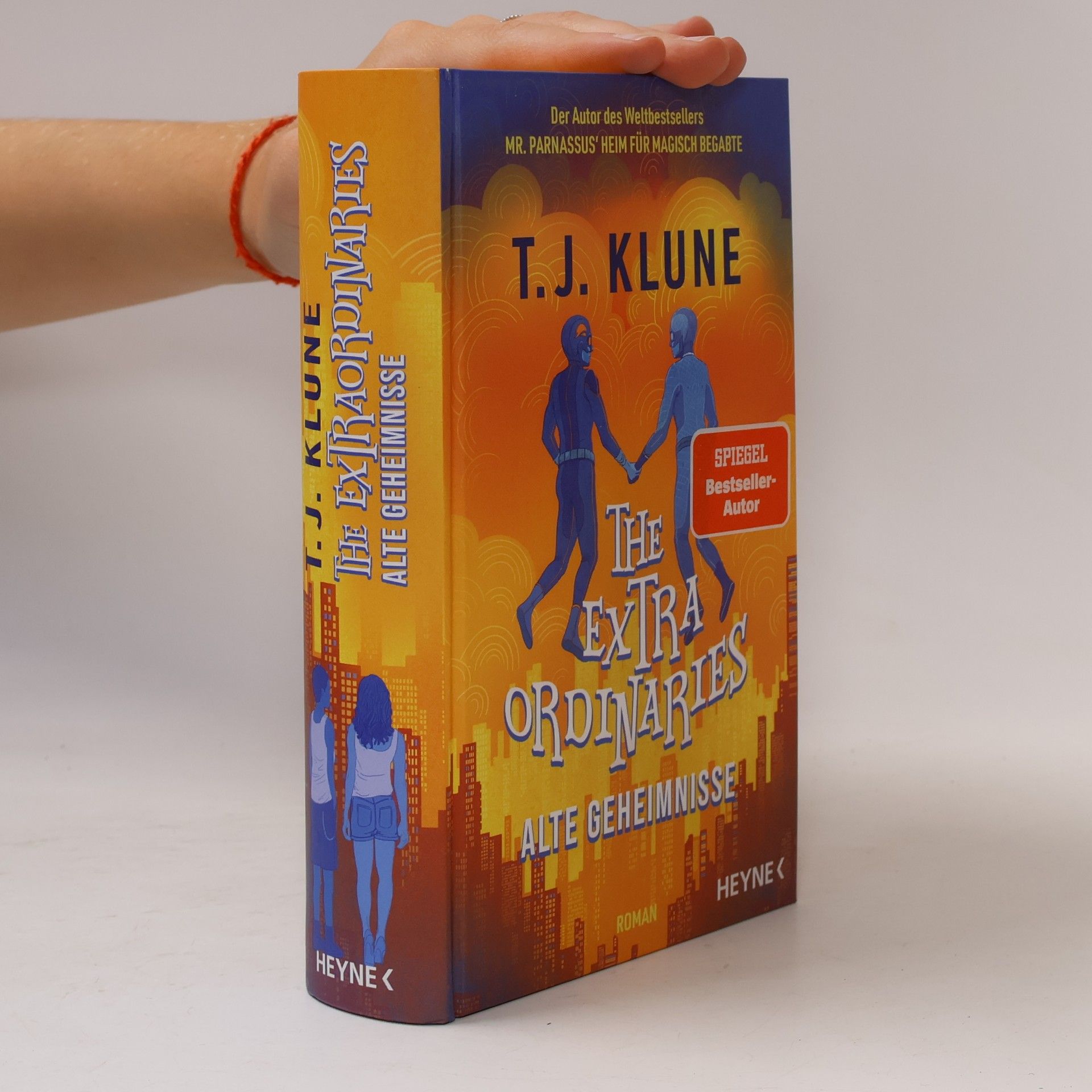 TJ Klune The Extraordinaries – Alte Geheimnisse. Mit farbig gestaltetem Buchschnitt – nur in limitierter Erstauflage der gedruckten Ausgabe - Roman