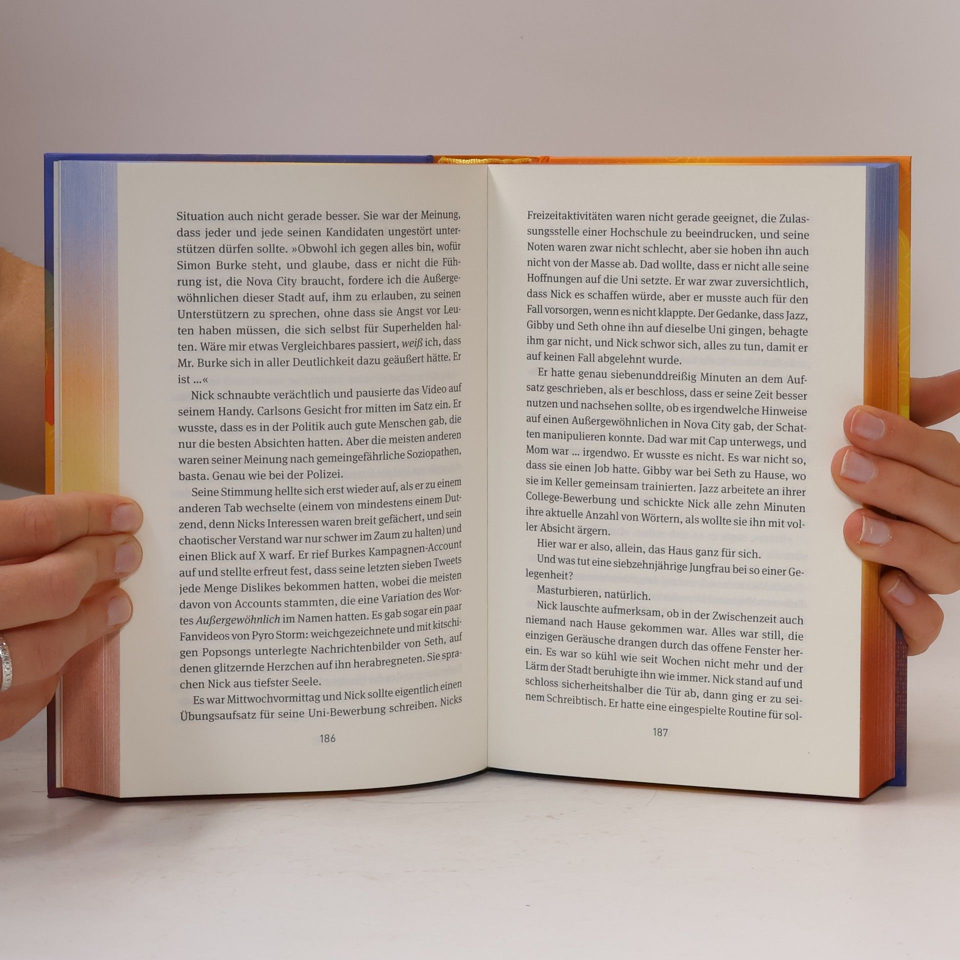 TJ Klune The Extraordinaries – Alte Geheimnisse. Mit farbig gestaltetem Buchschnitt – nur in limitierter Erstauflage der gedruckten Ausgabe - Roman