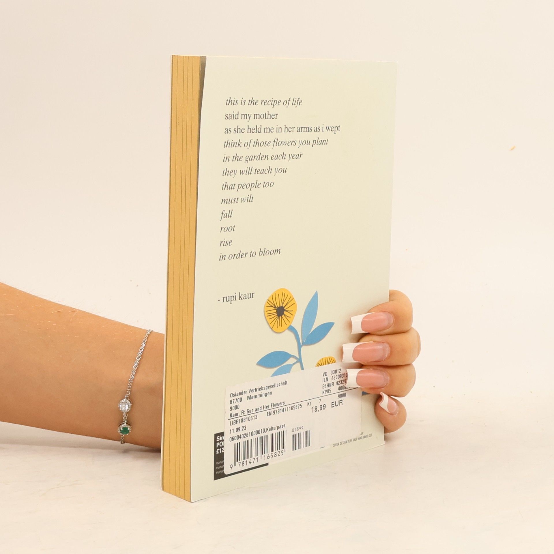 Rupi Kaur The Sun And Her Flowers