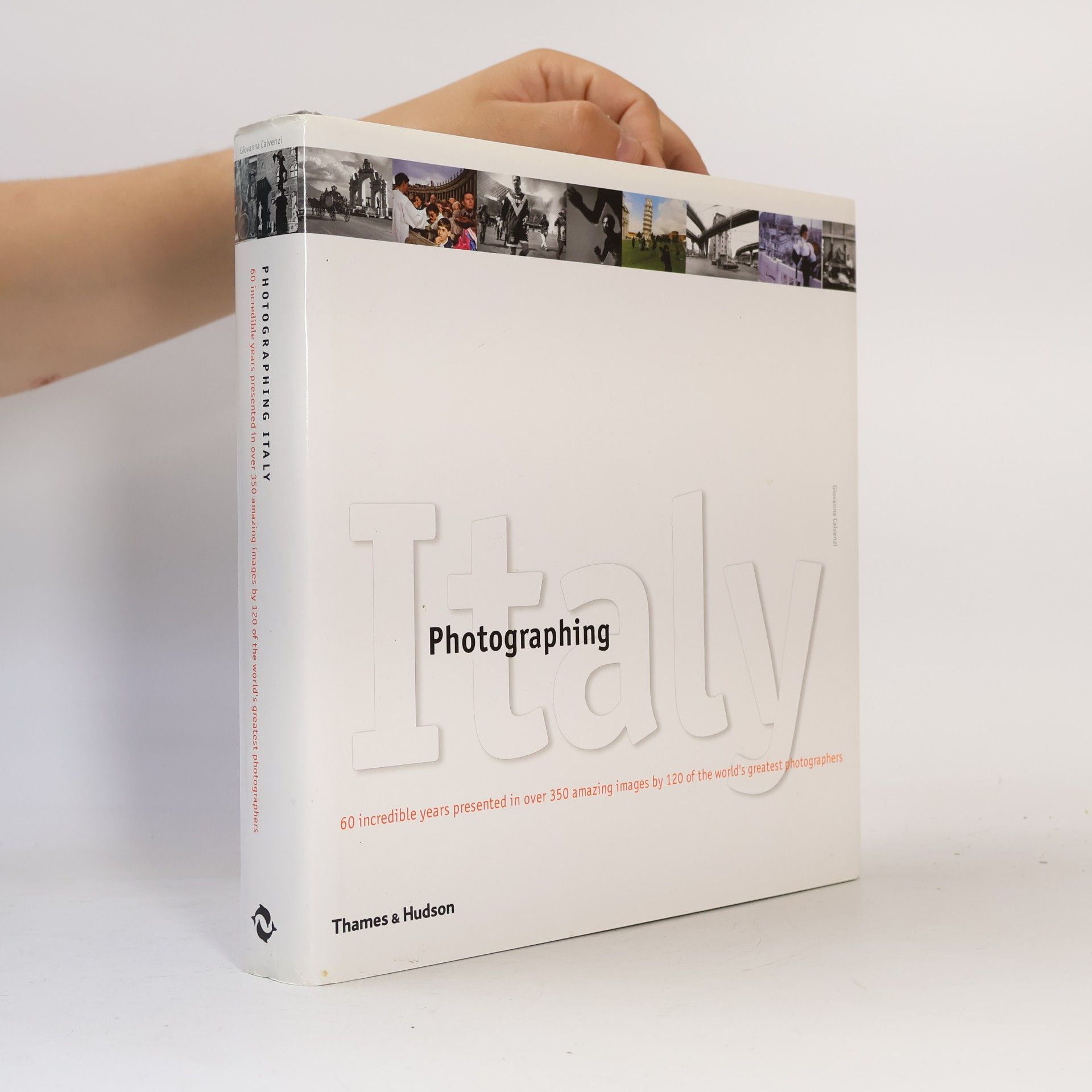 Eleonora Galloni Photographing Italy