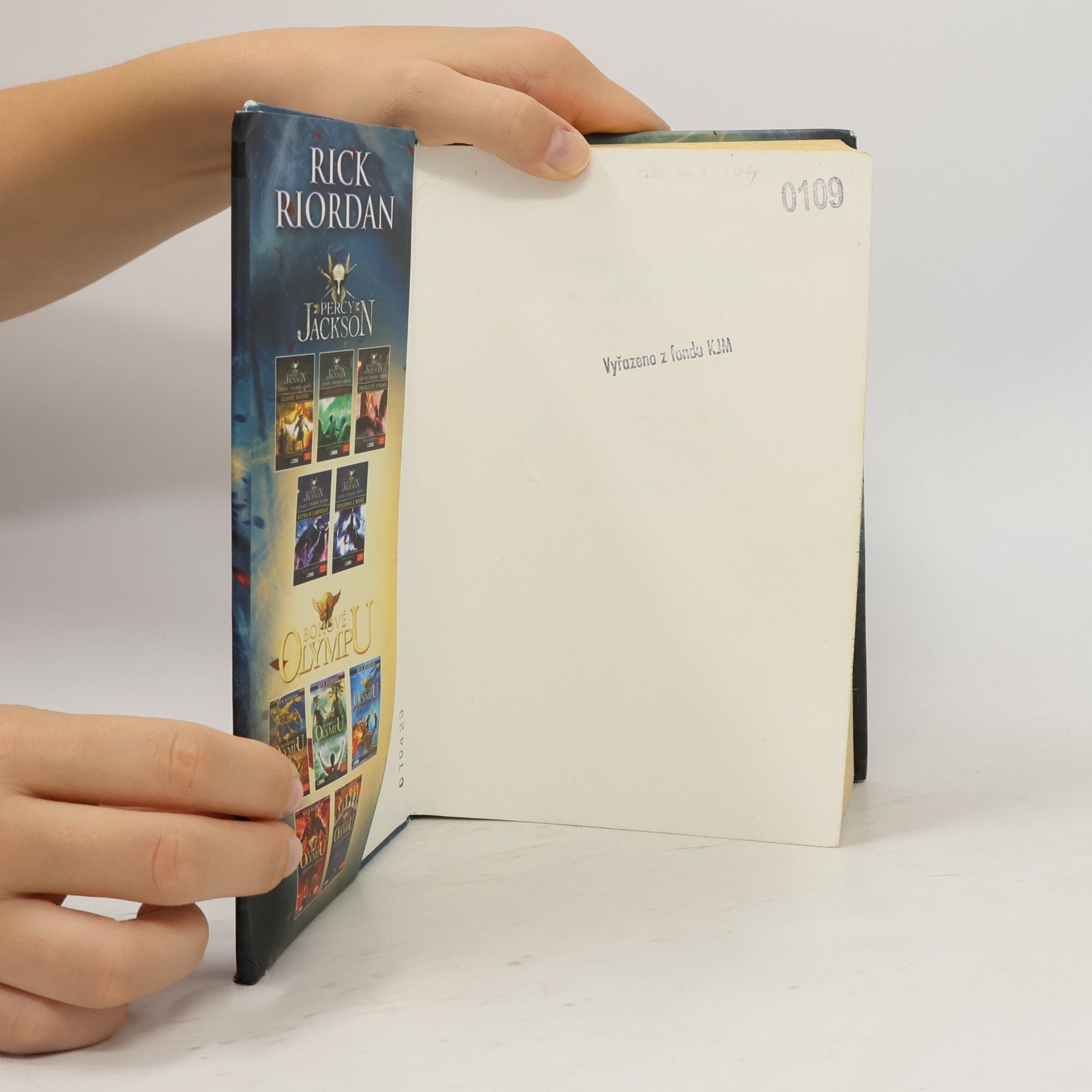 Rick Riordan Apollónův pád. Hrobka nemrtvých