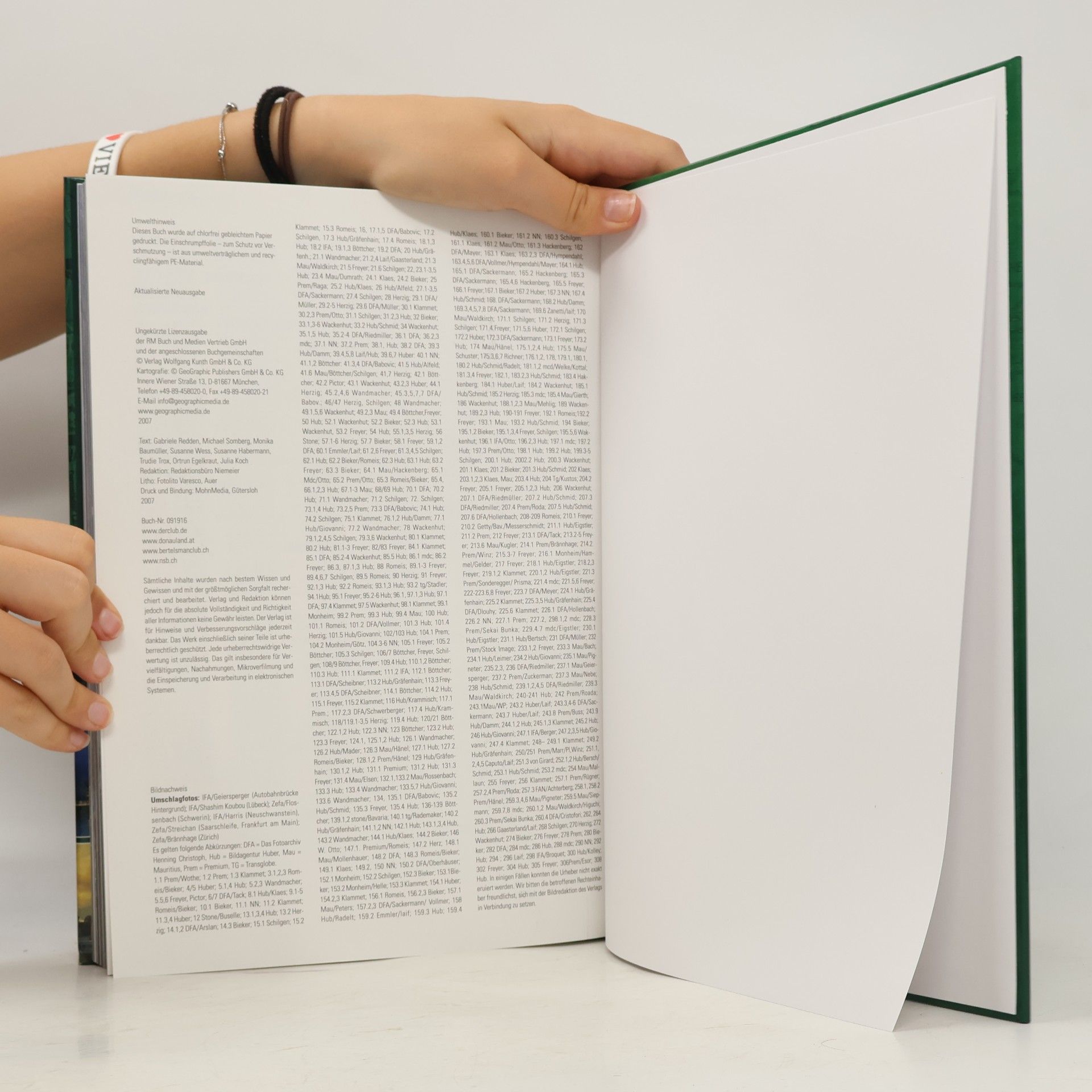 Various authors Beiderseits der Autobahn. Deutschland. Österreich. Schweiz
