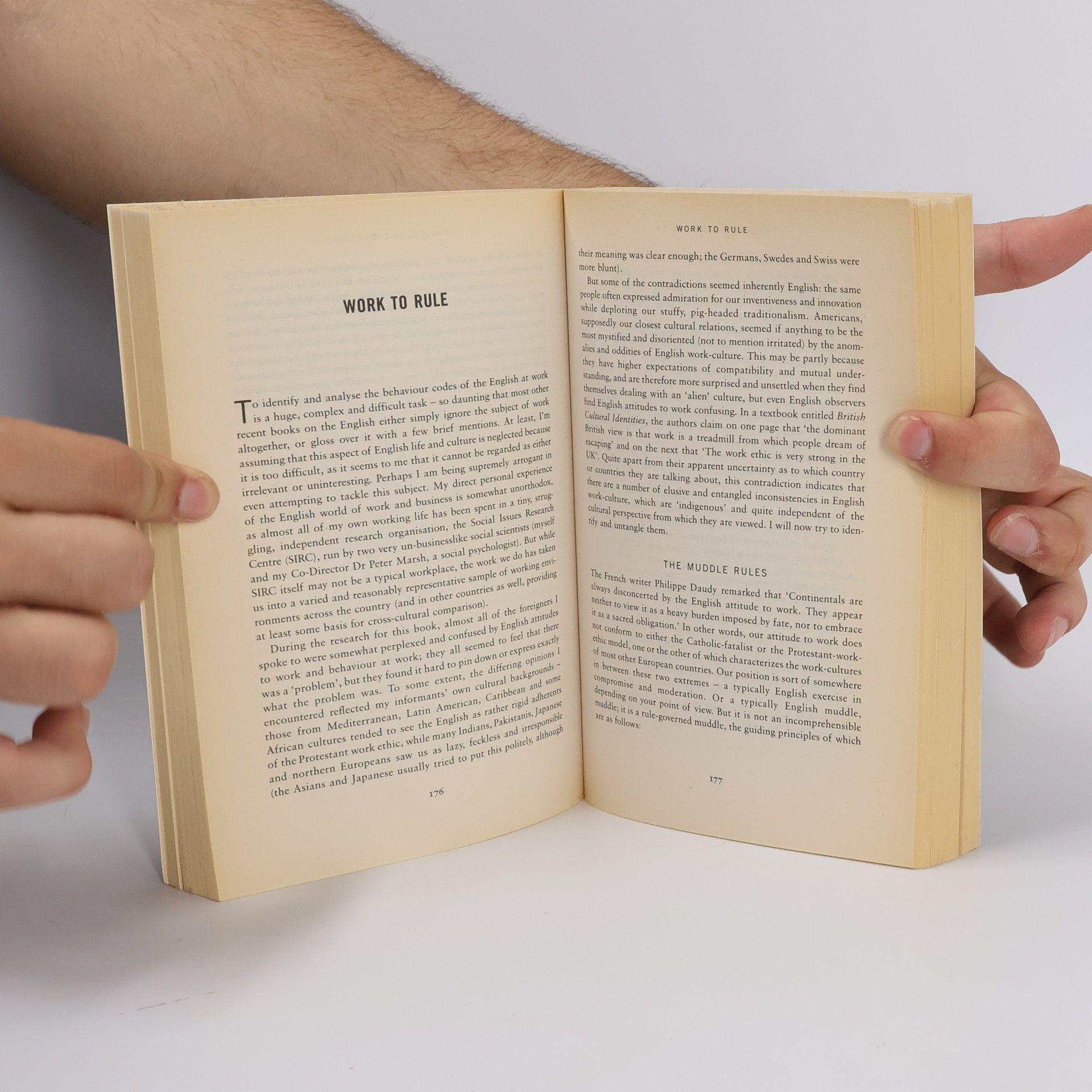 Kate Fox Watching the English. The Hidden Rules of English Behaviour