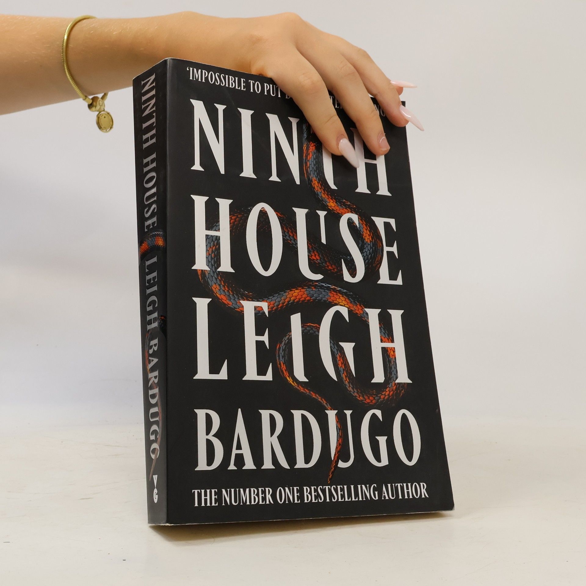 Leigh Bardugo Ninth house