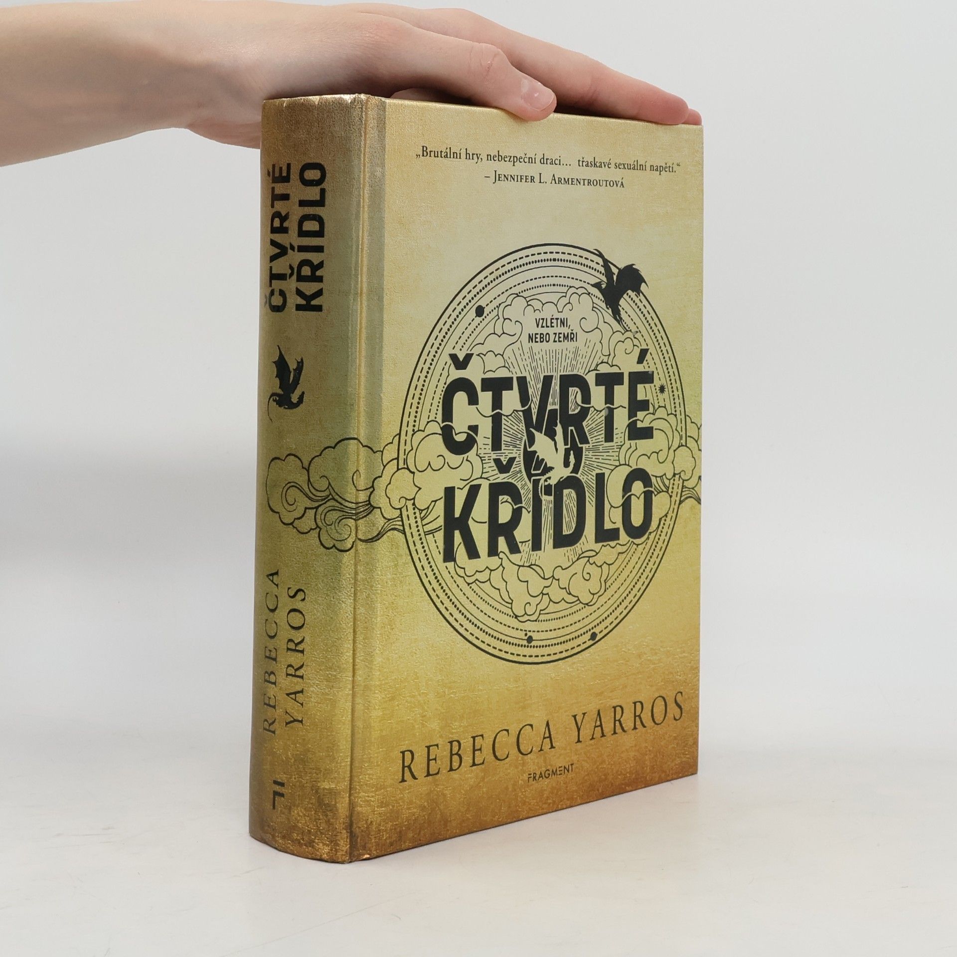 Rebecca Yarros Čtvrté křídlo