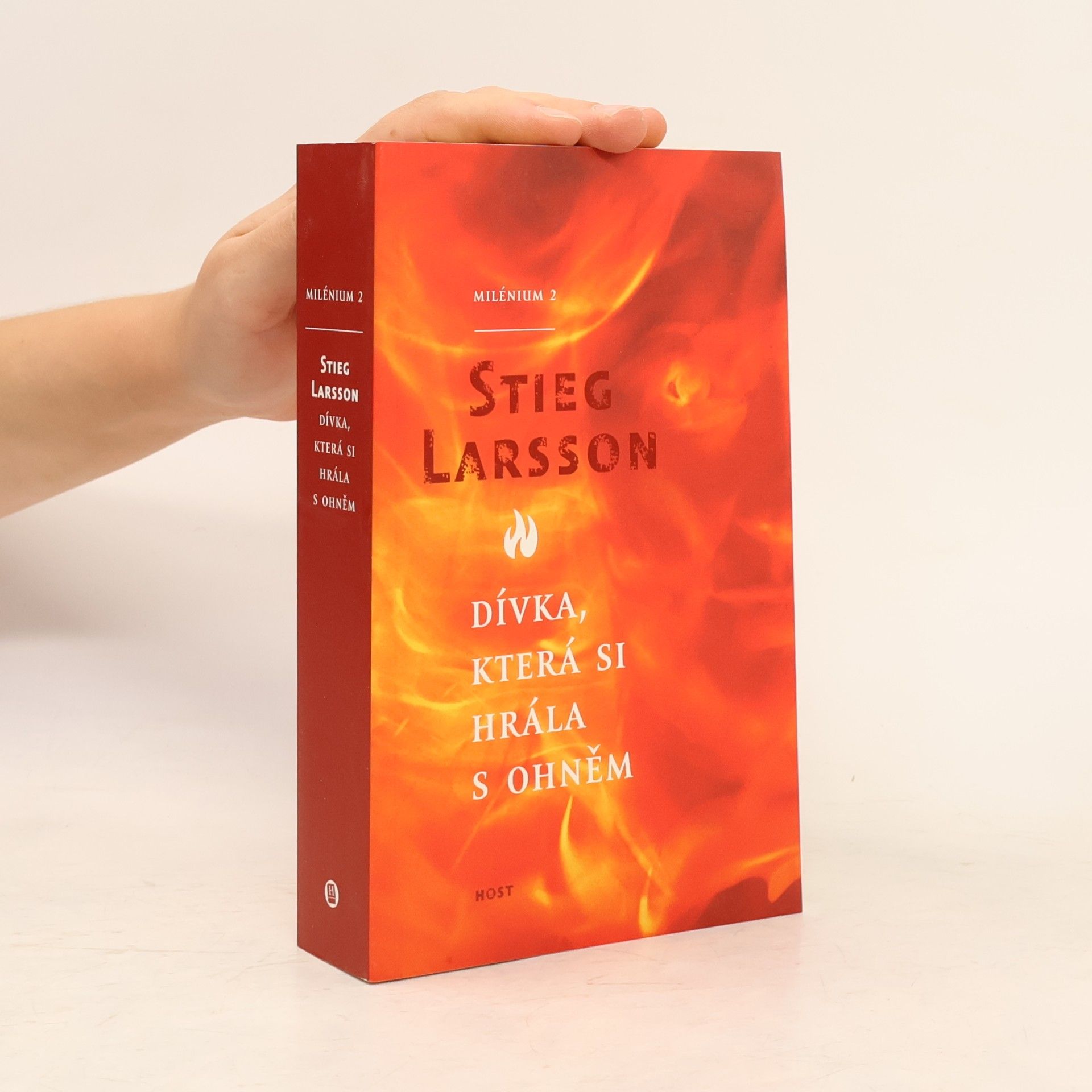 Stieg Larsson Dívka, která si hrála s ohněm