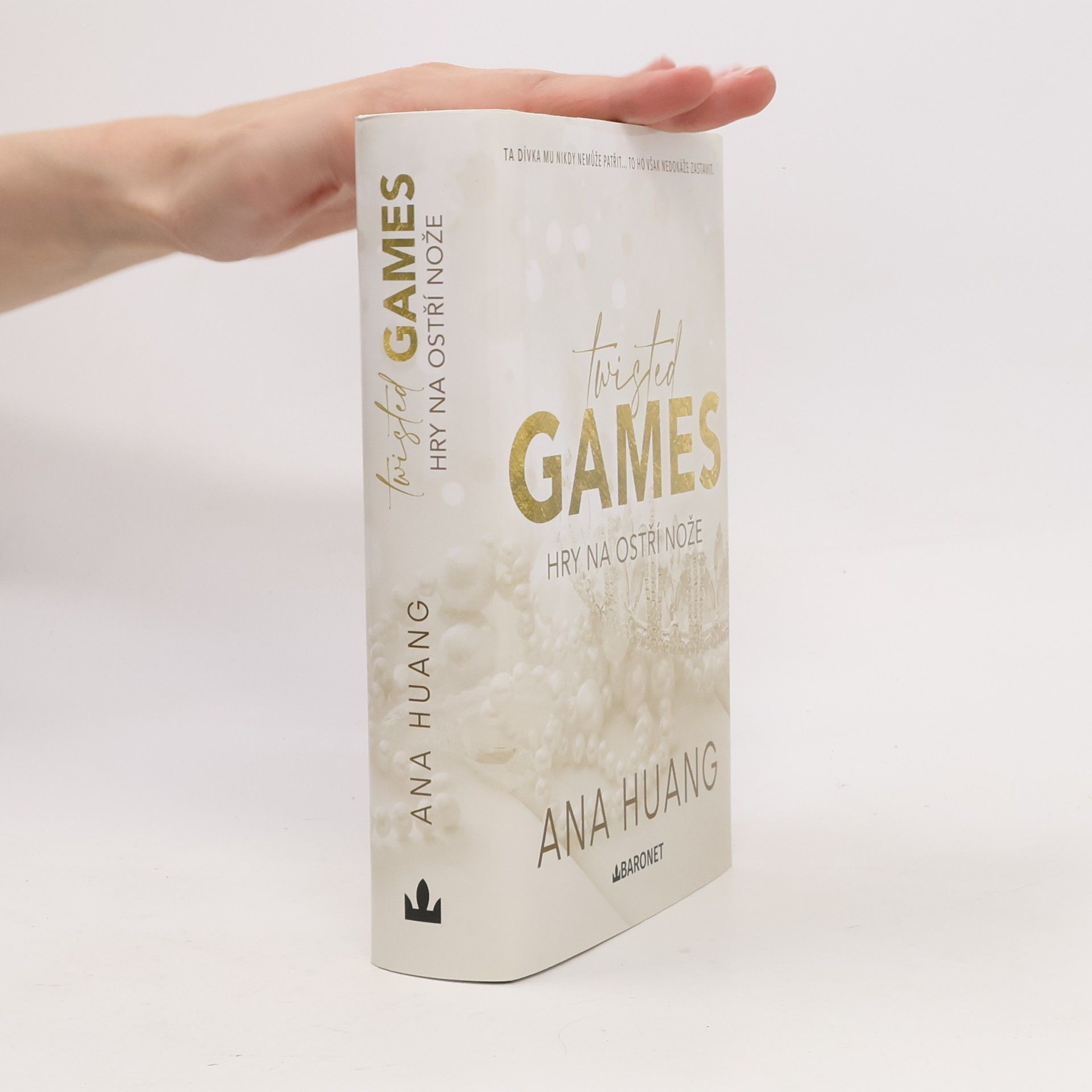 Ana Huang Twisted games. Hry na ostří nože