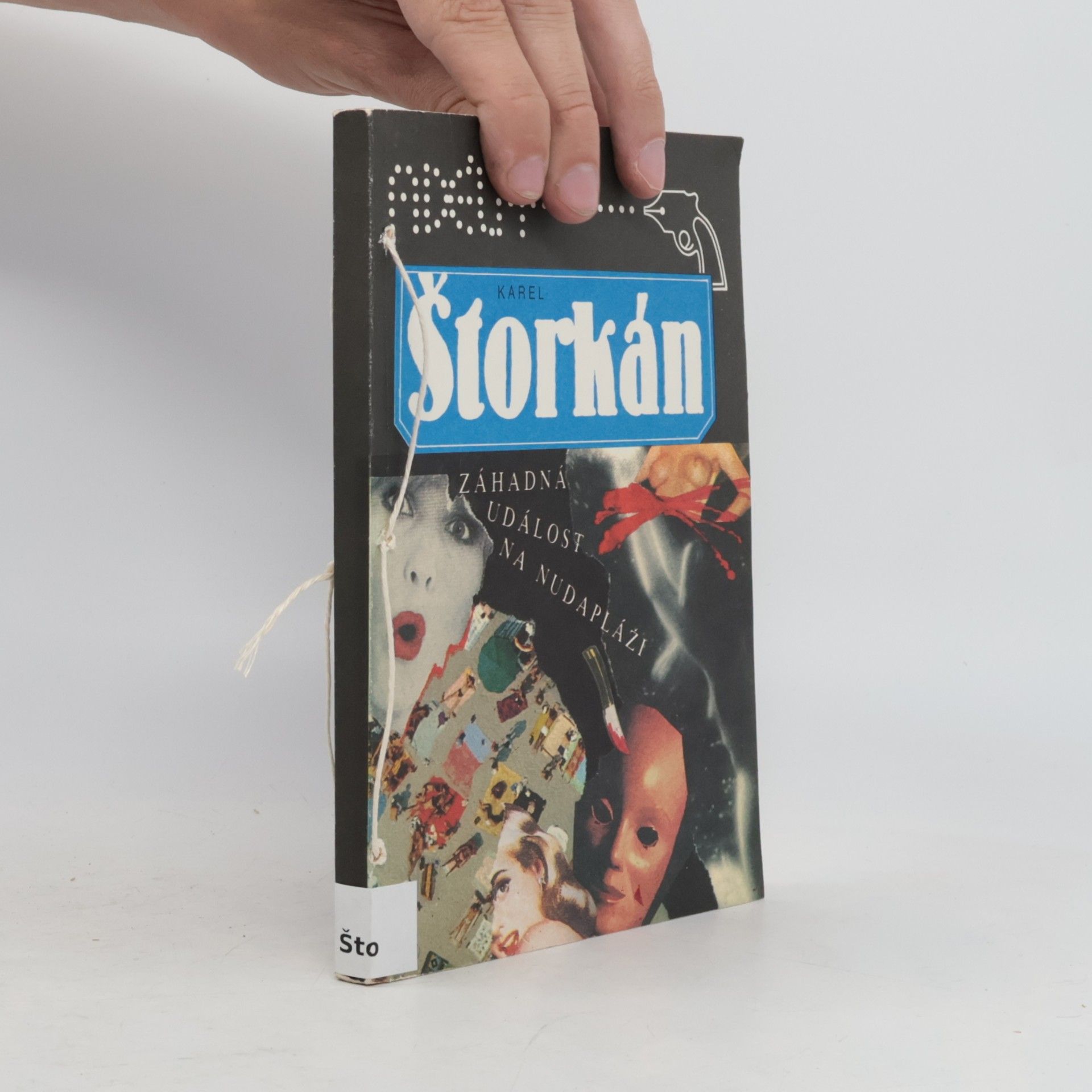 Karel Štorkán Záhadná událost na nudapláži