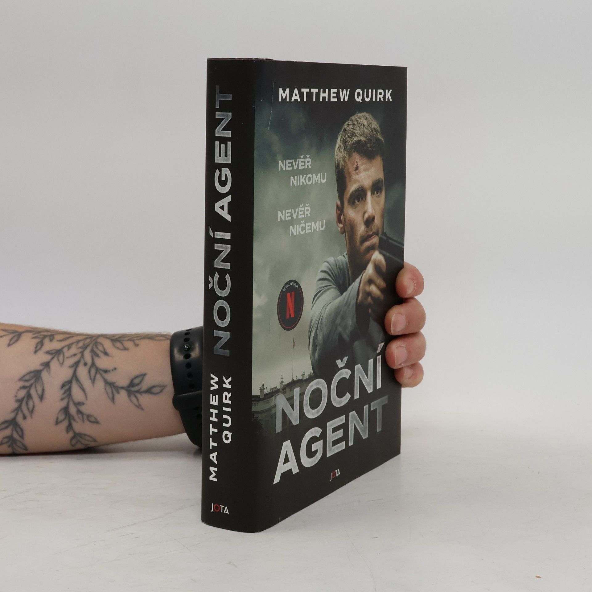 Matthew Quirk Noční agent