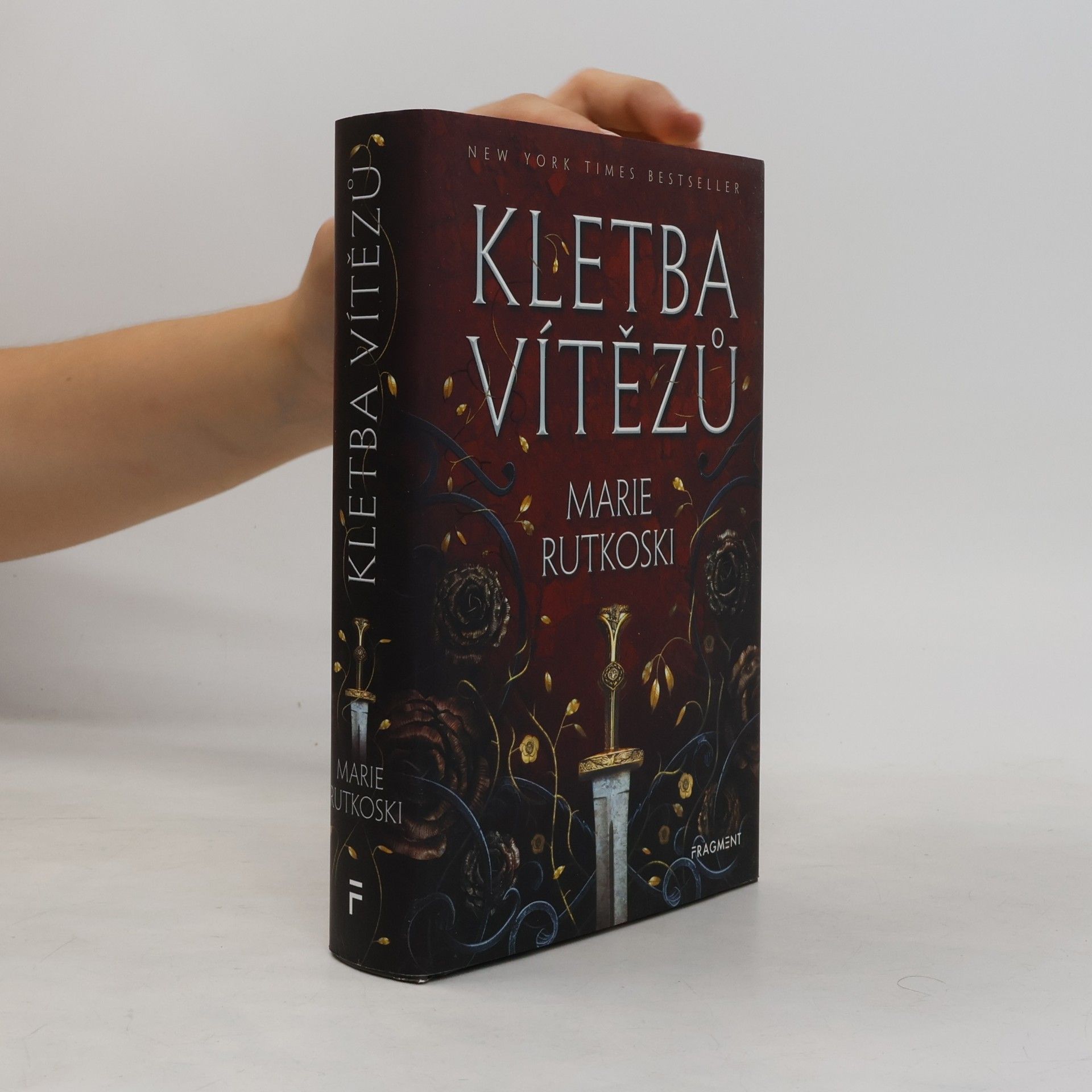 Marie Rutkoski Kletba vítězů