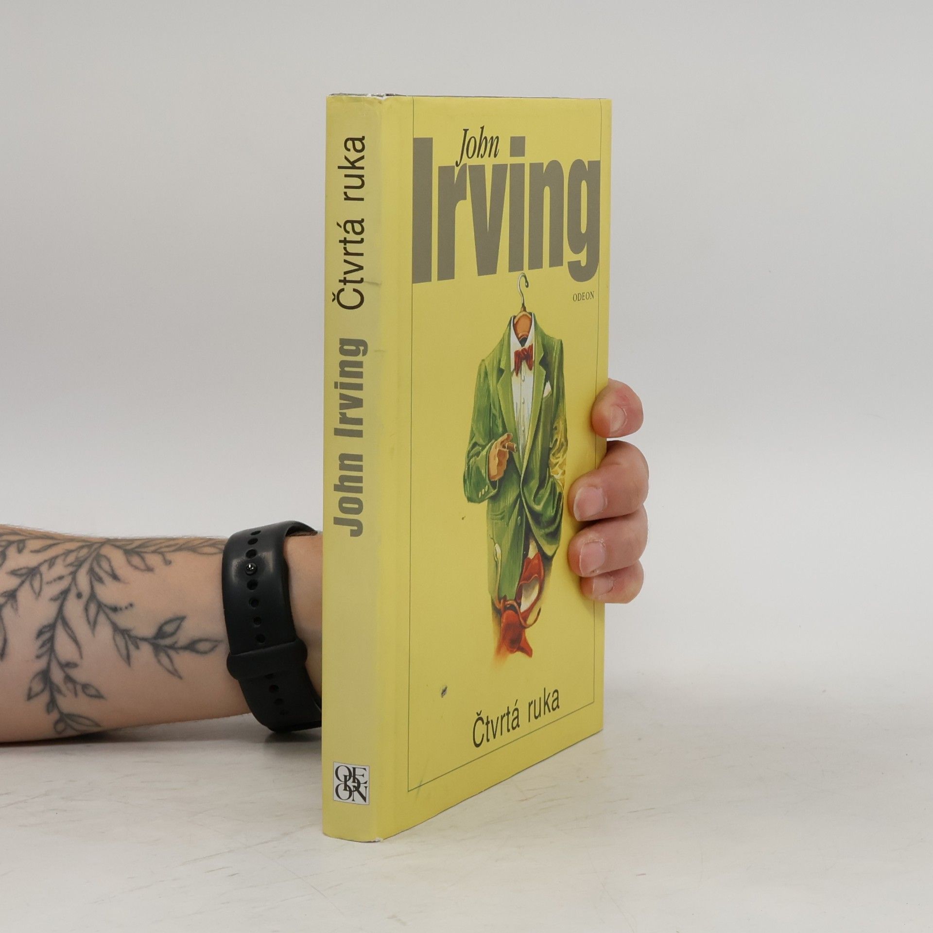John Irving Čtvrtá ruka
