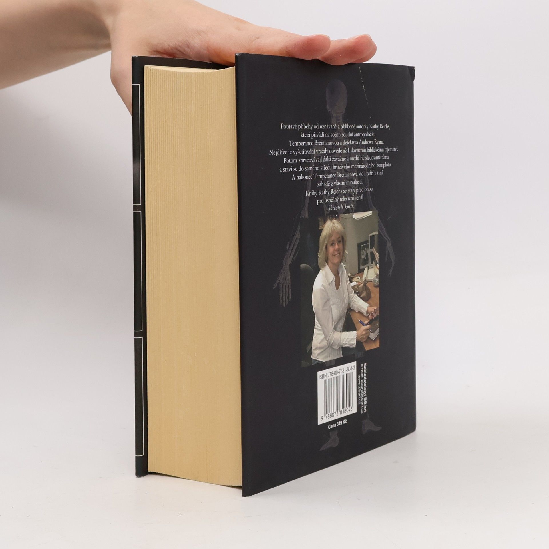 Kathy Reichs Svaté kosti. Kosti v písku. Kosti na popel. Omnibus