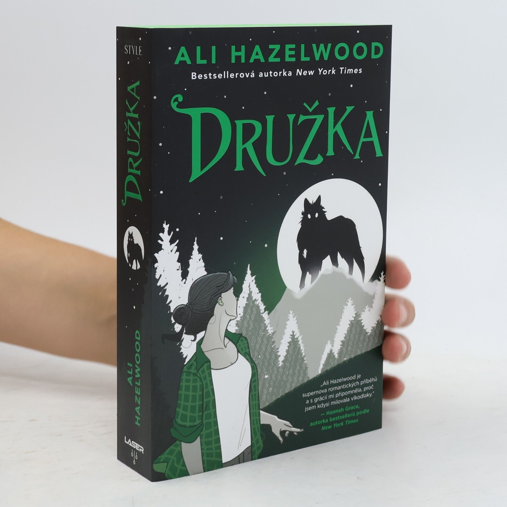 Ali Hazelwood Družka
