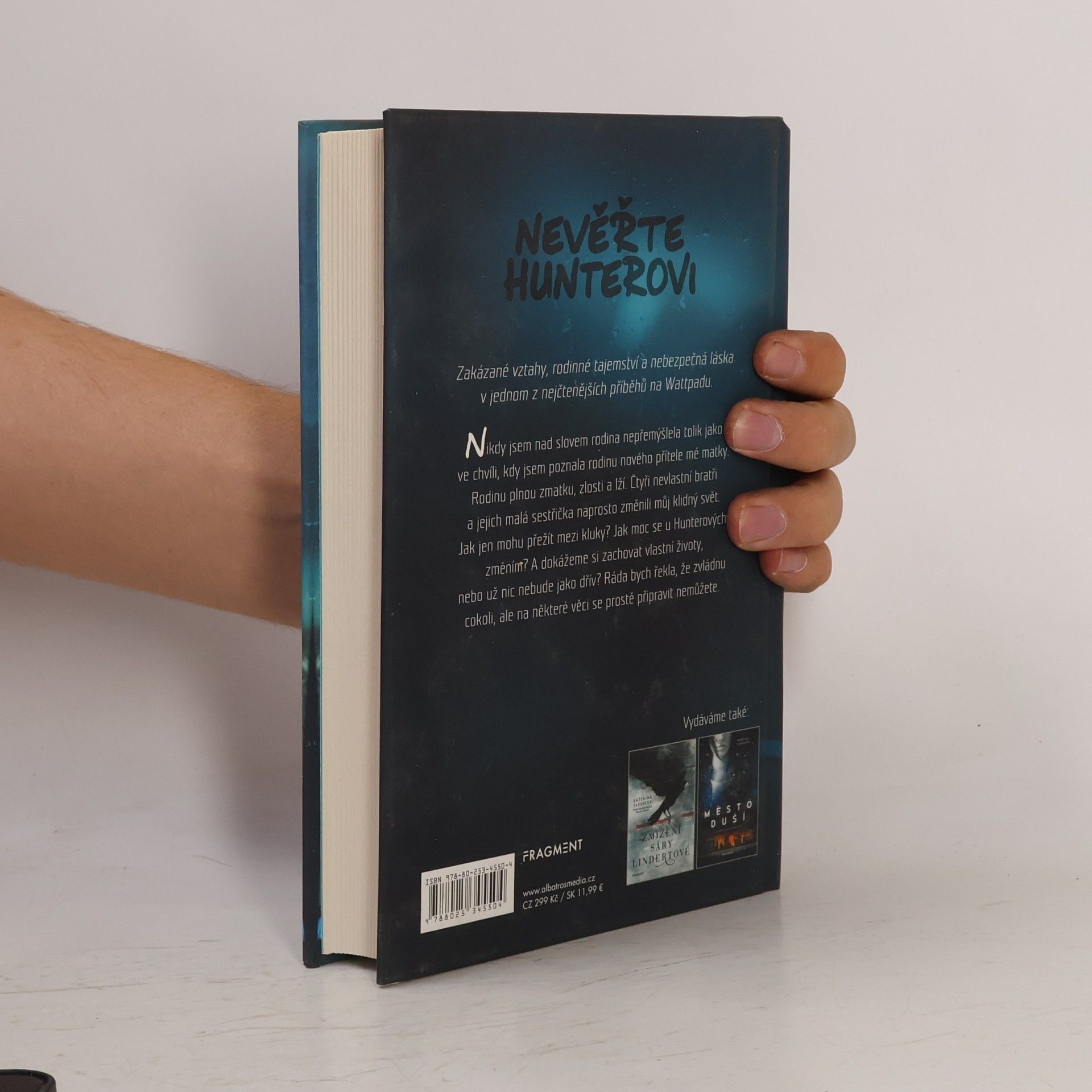 Karolína Bendová Nevěřte Hunterovi