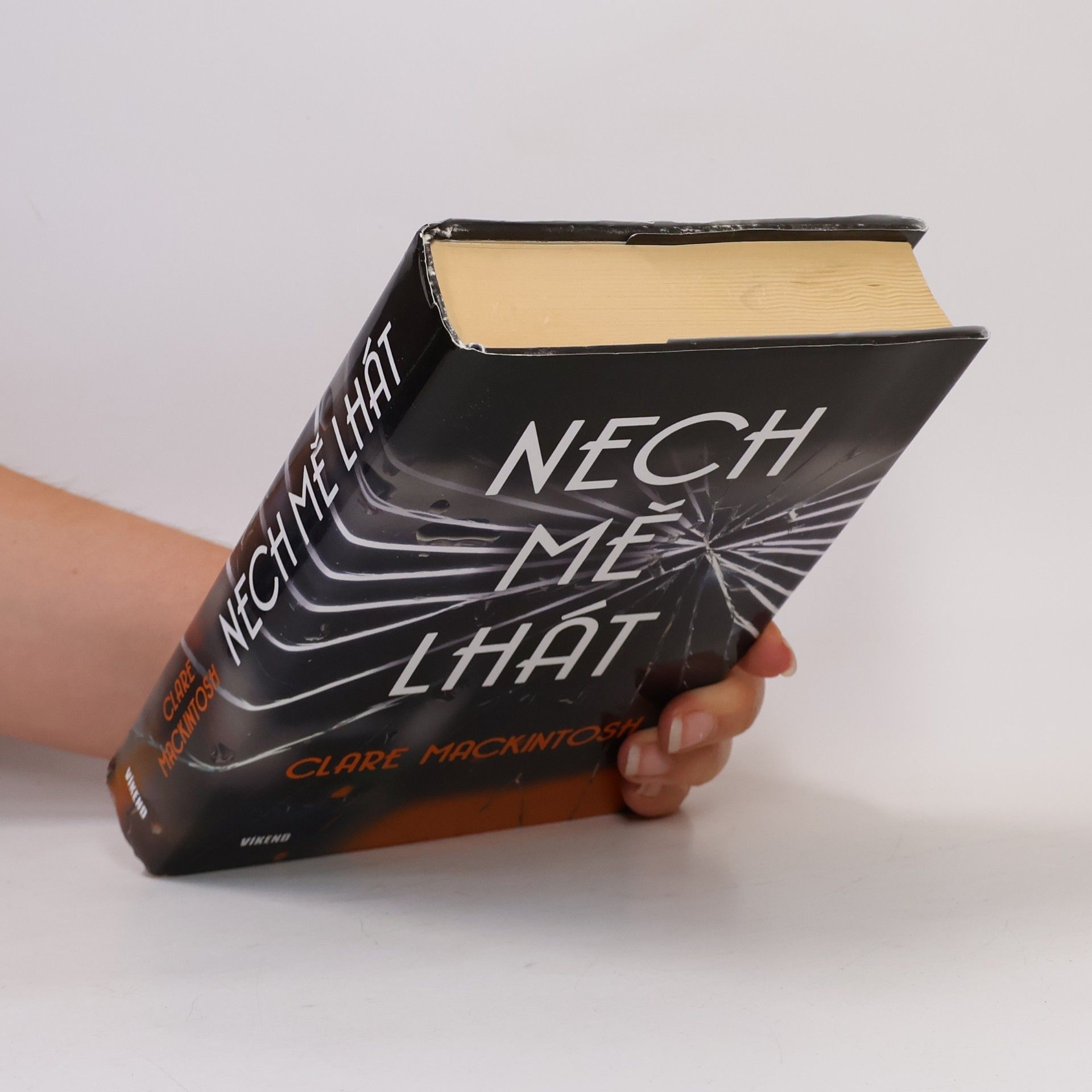 Clare Mackintosh Nech mě lhát
