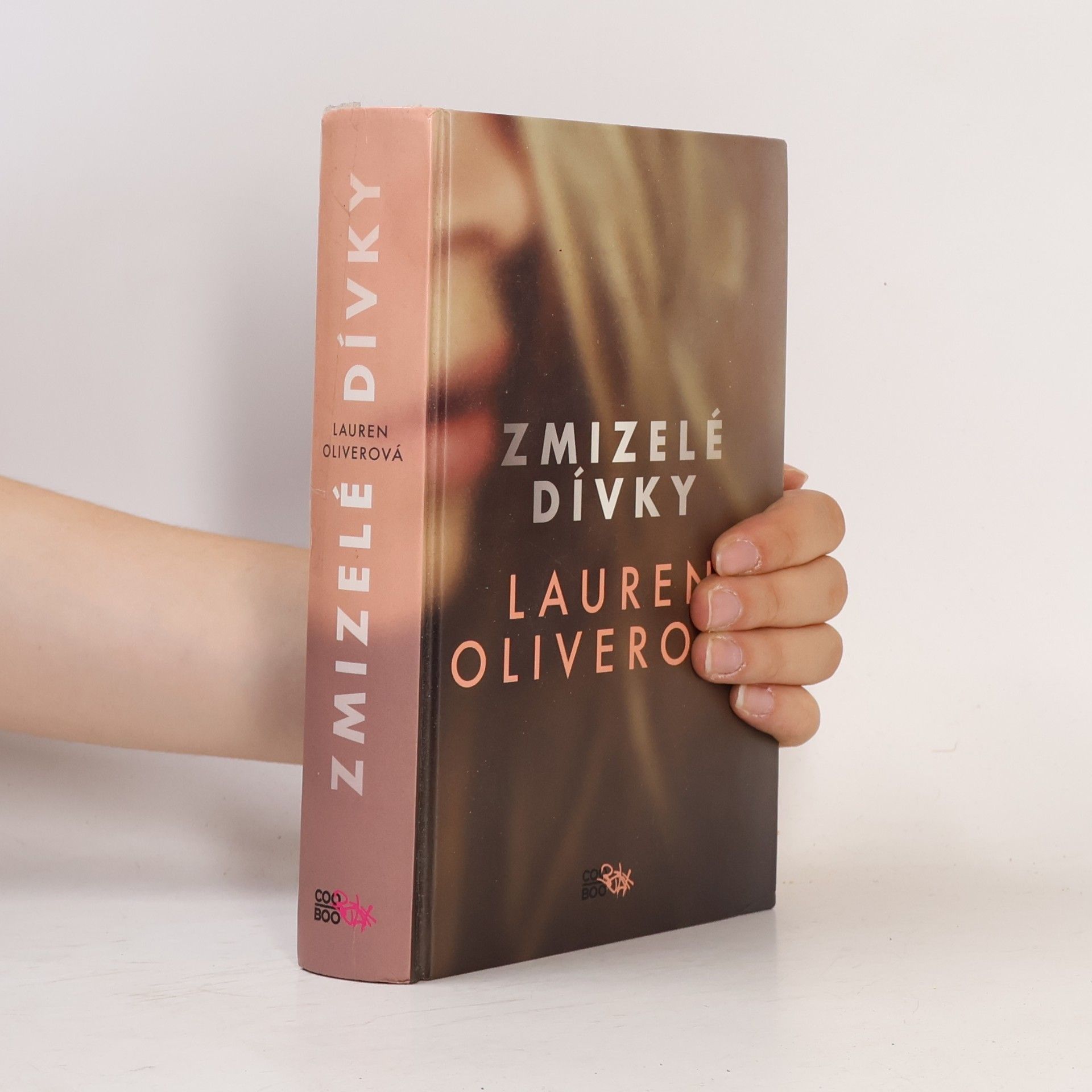 Lauren Oliverová Zmizelé dívky