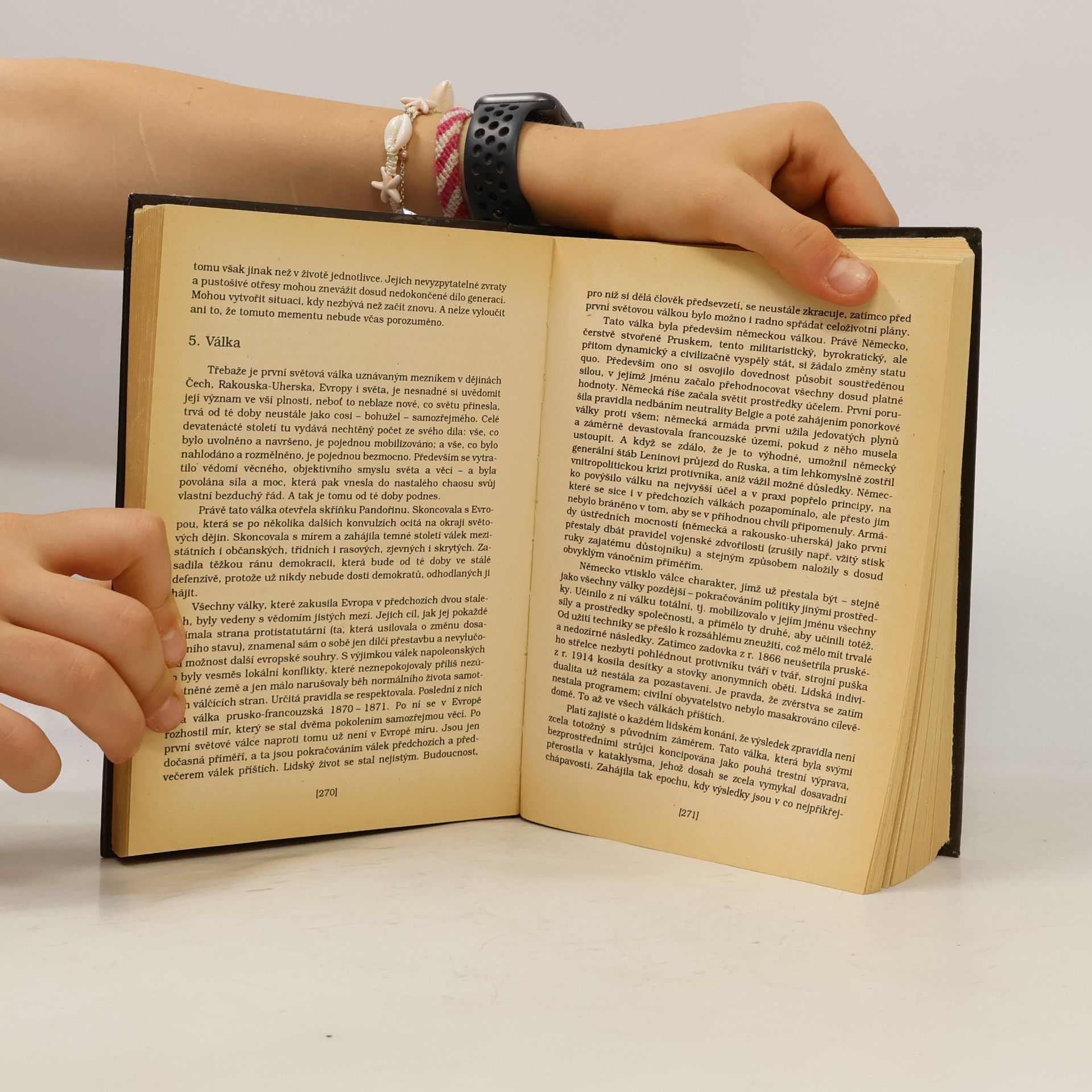 Various authors Češi v dějinách nové doby : pokus o zrcadlo