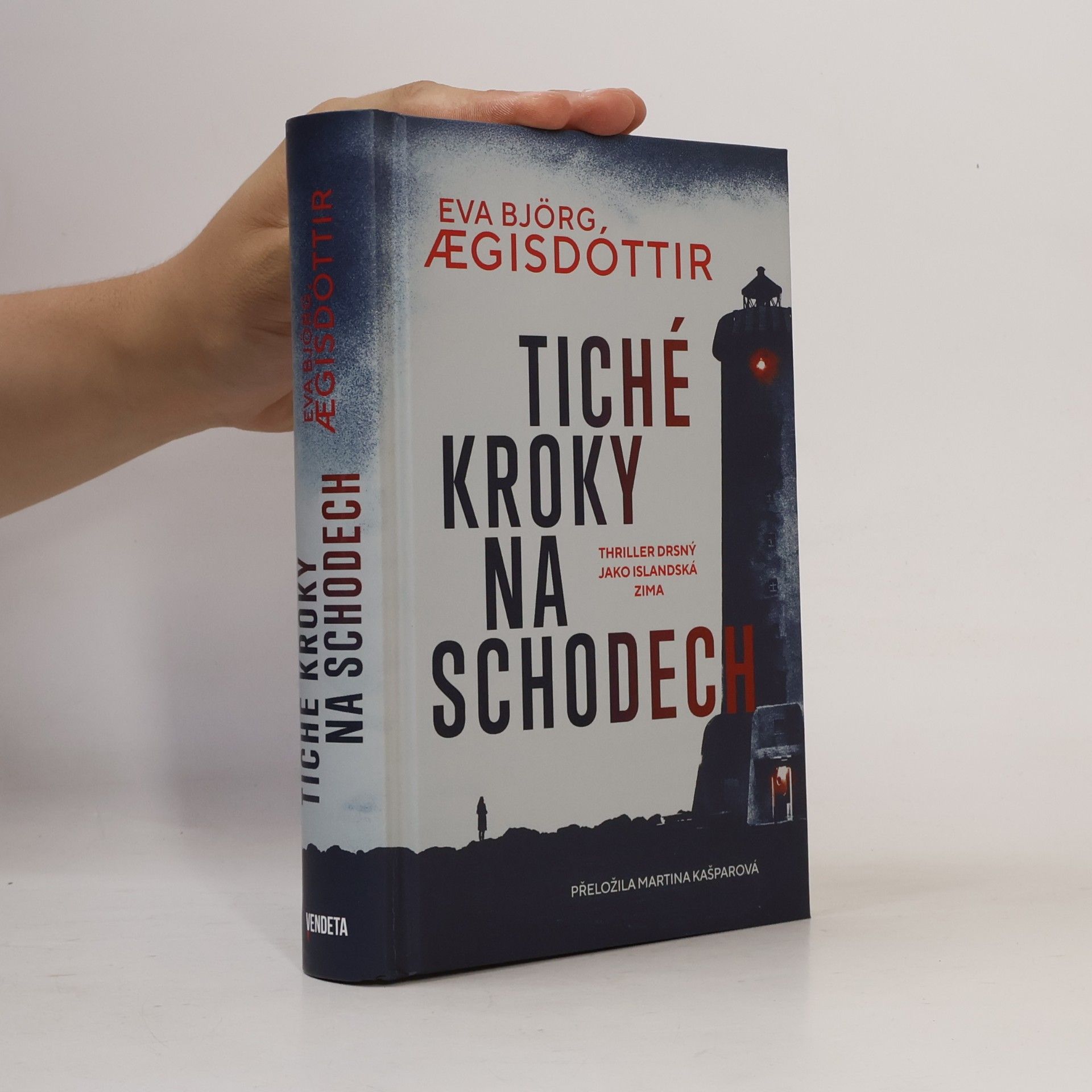 Tiché kroky na schodech