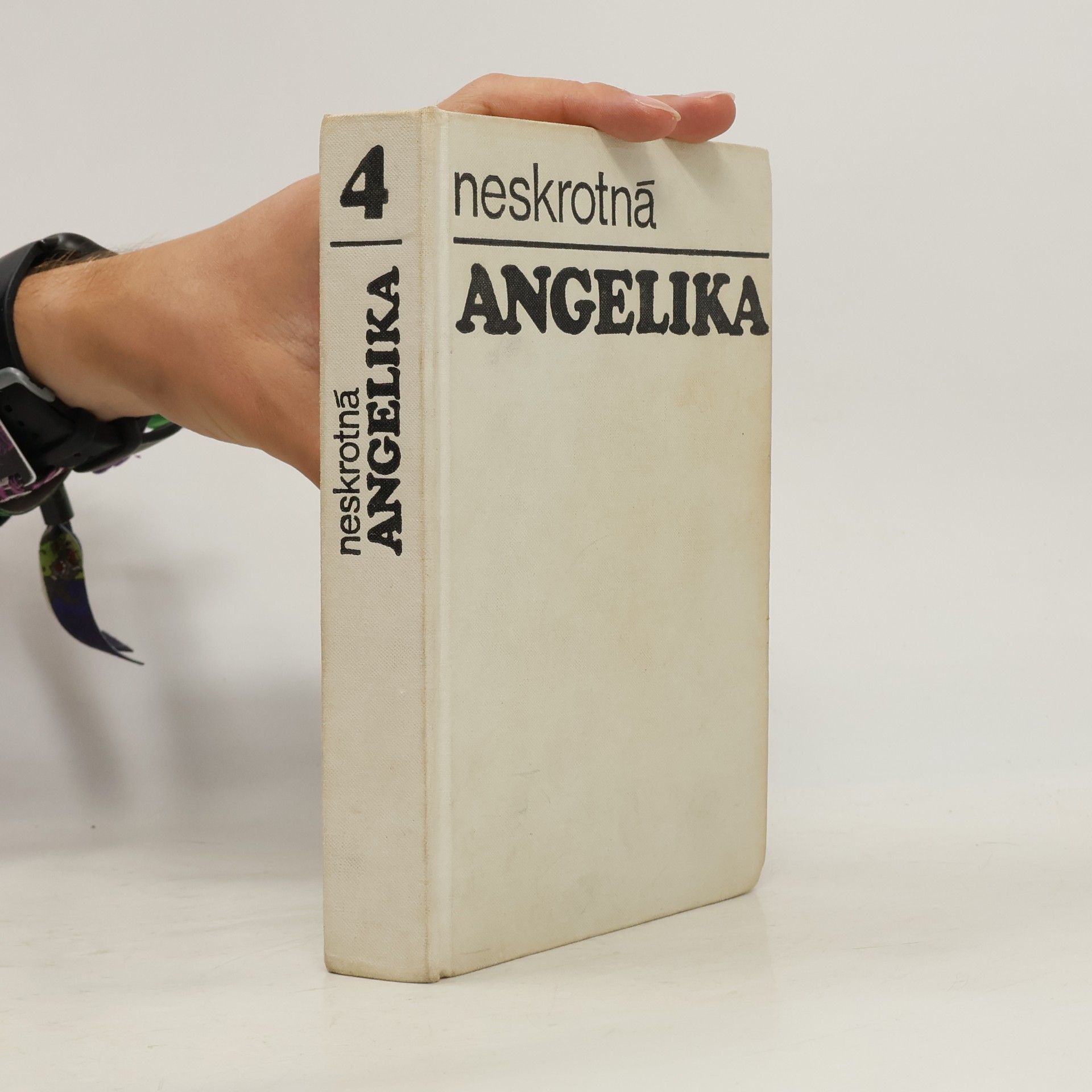Anne Golon Angelika 4. Neskrotná Angelika