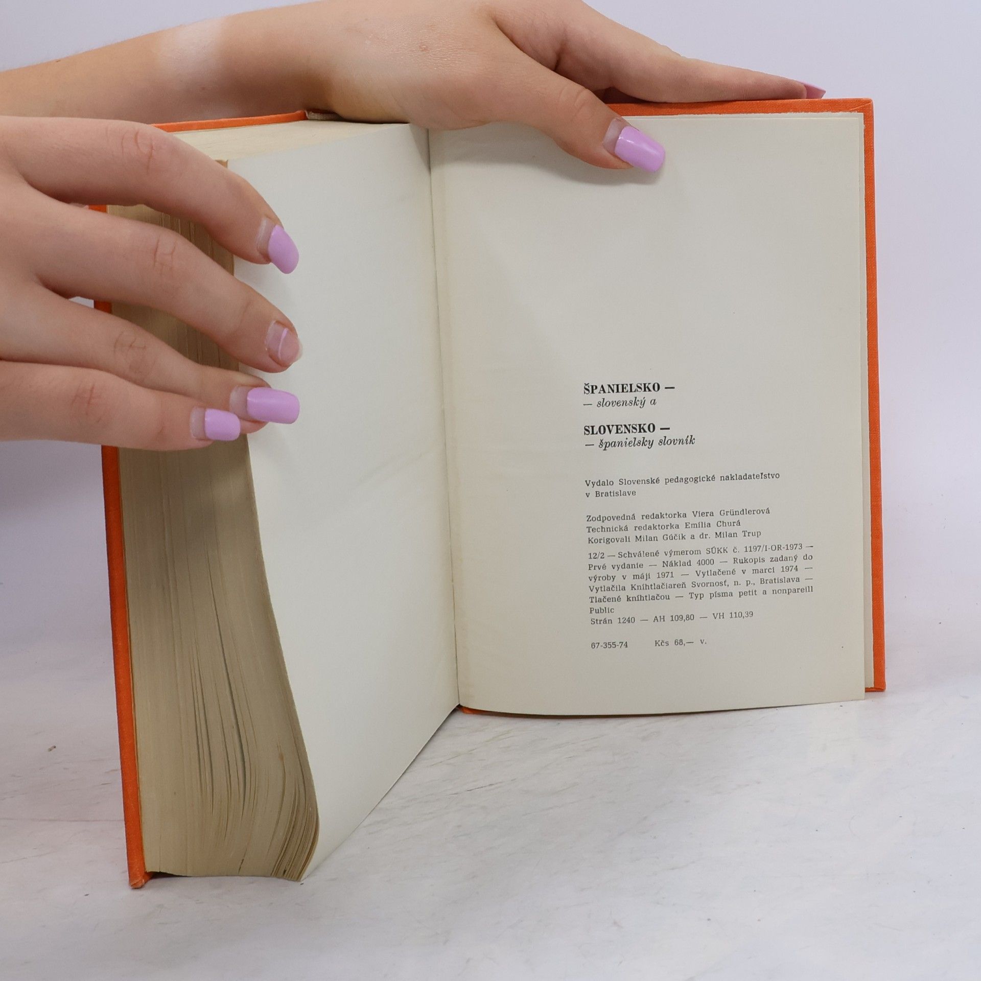Various authors Španielsko-slovenský a slovensko-španielsky slovník