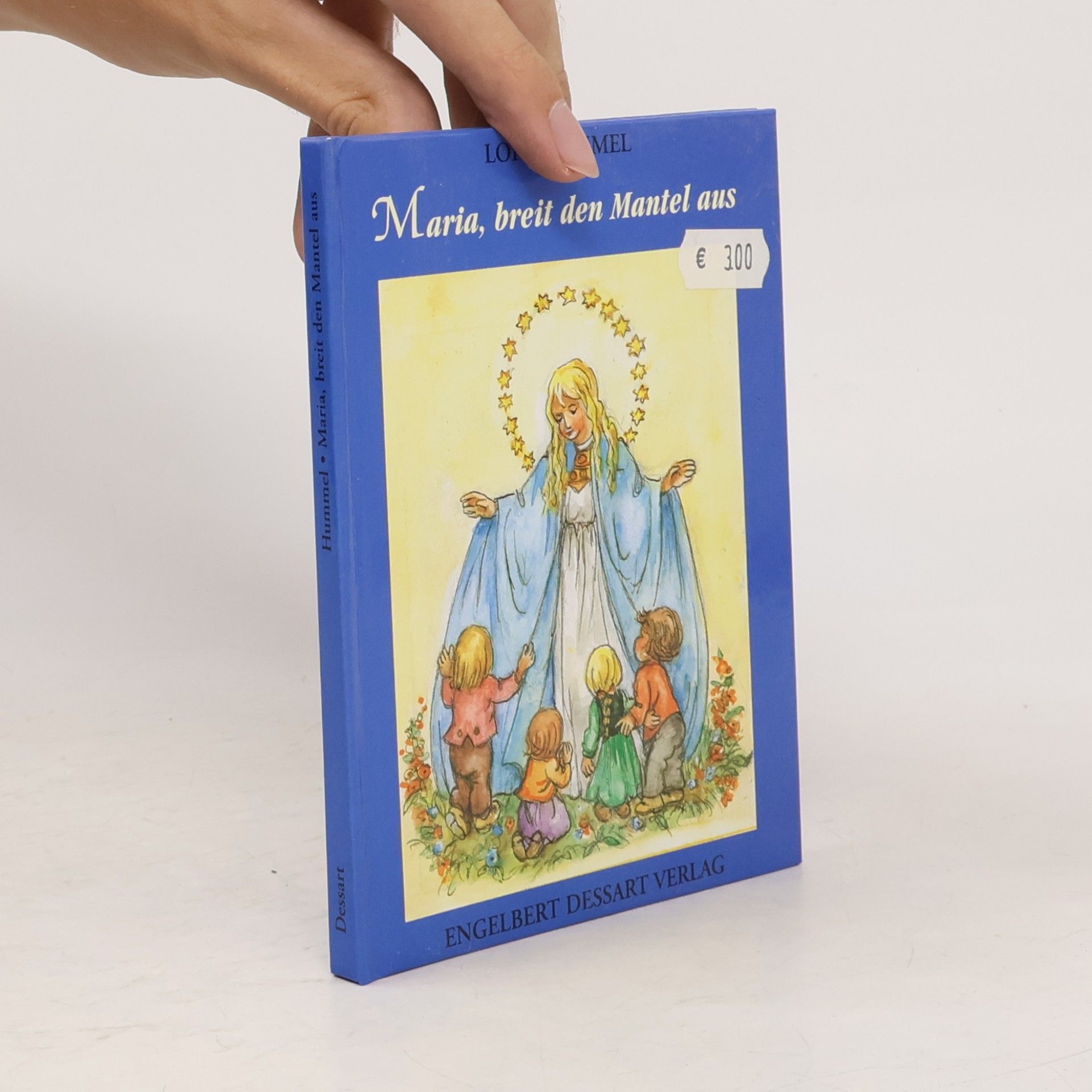 Lore Hummel Maria, breit den Mantel aus