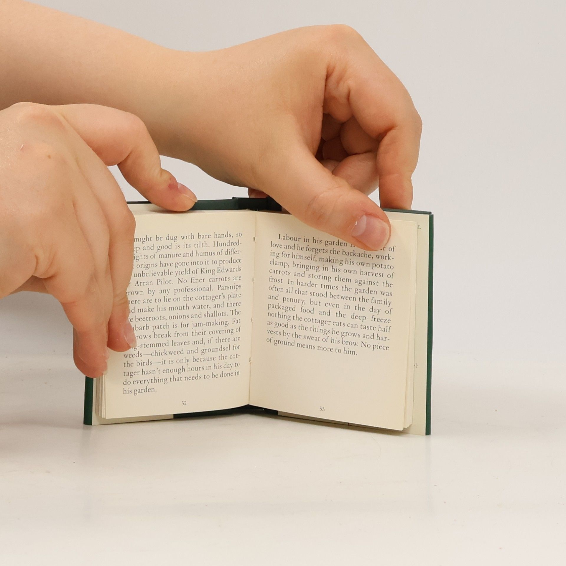 Ian Niall English Country Traditions