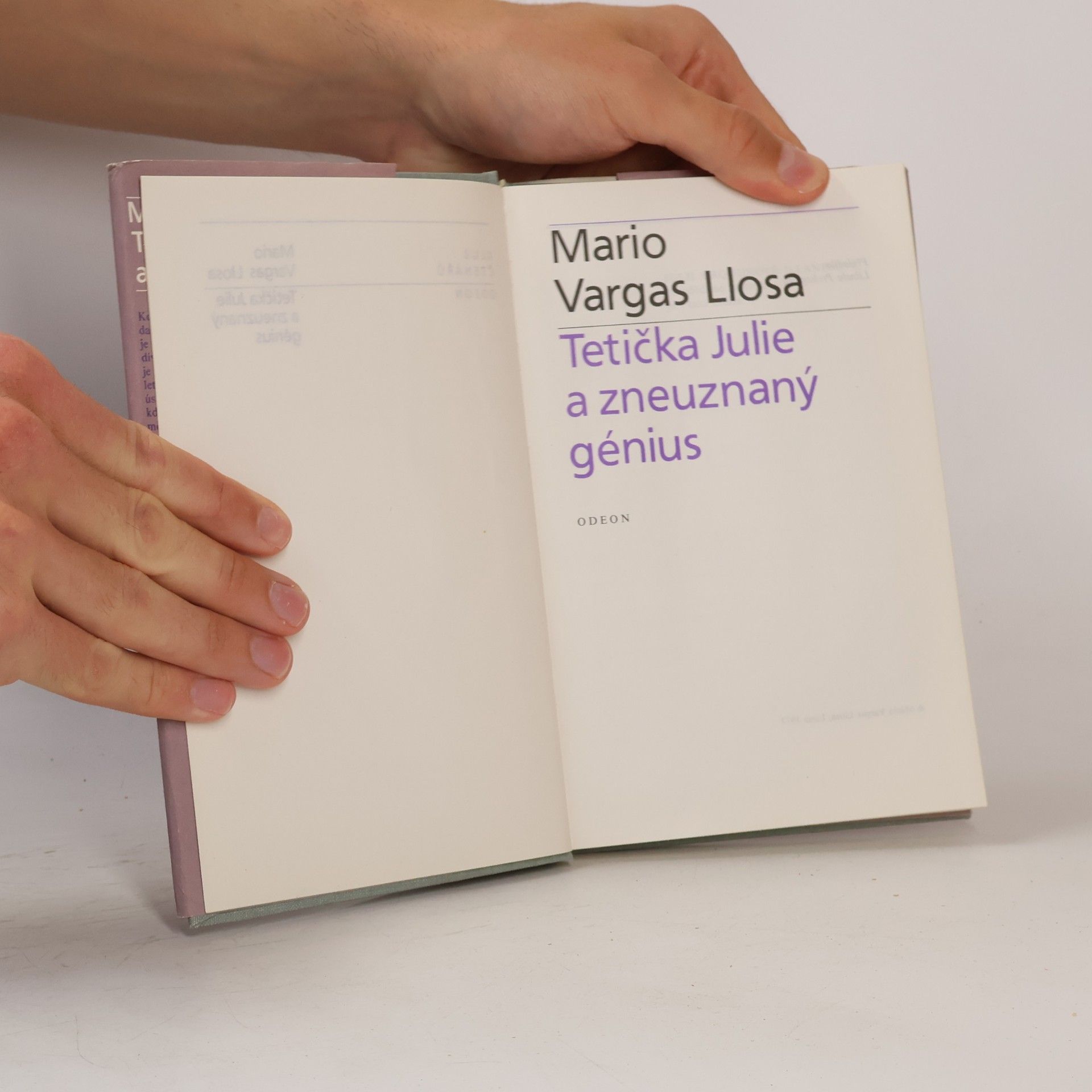 Mario Vargas Llosa Tetička Julie a zneuznaný génius