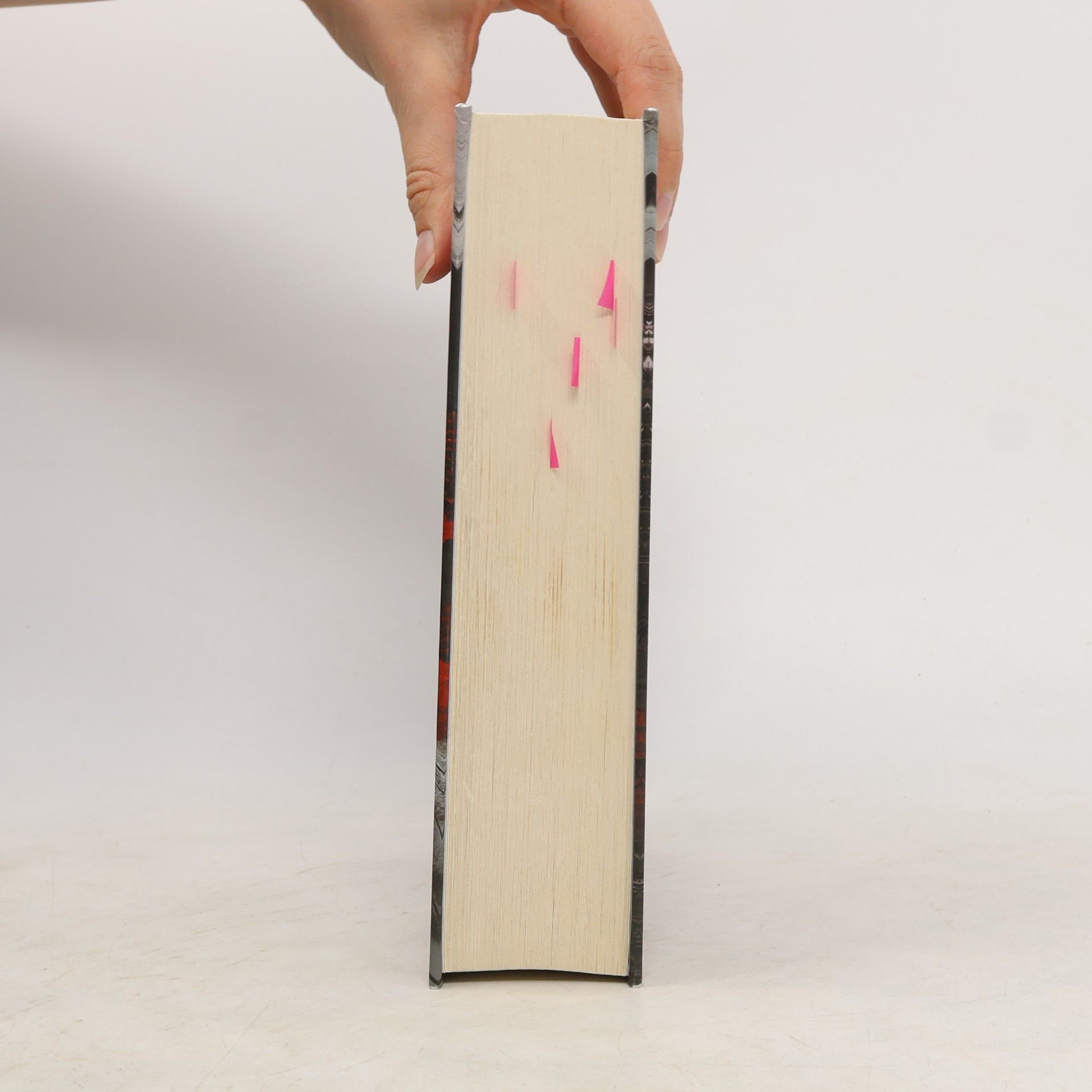 Jennifer Armentrout Tieň v pahrebe