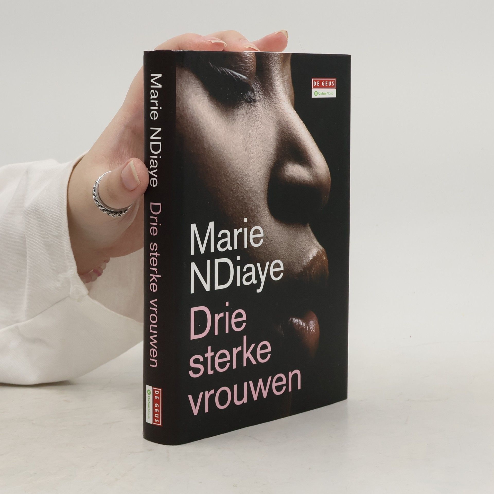 Marie NDiaye Drie sterke vrouwen