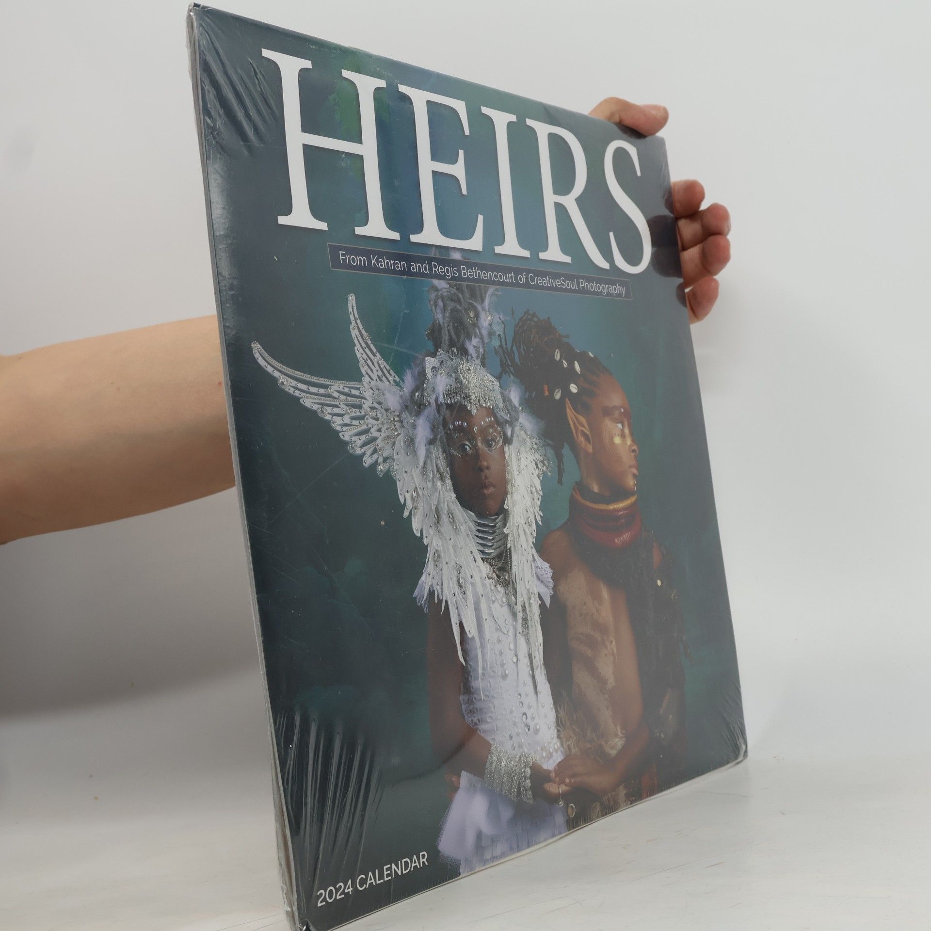 Bethencourt, Regis and Kahran Heirs Wall Calendar 2024: Connecting a Vibrant Past to a Brilliant Future