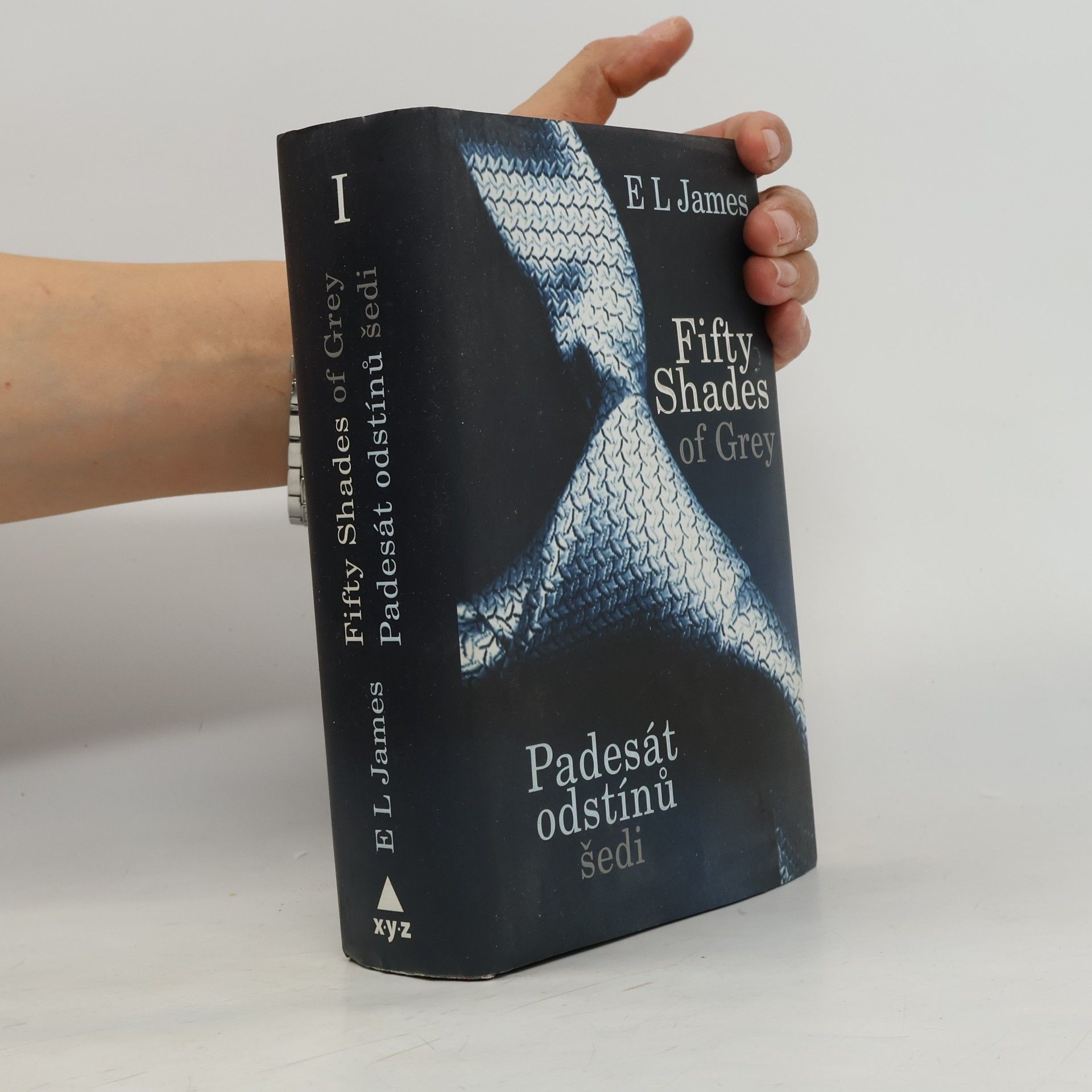 E. L. James Padesát odstínů šedi