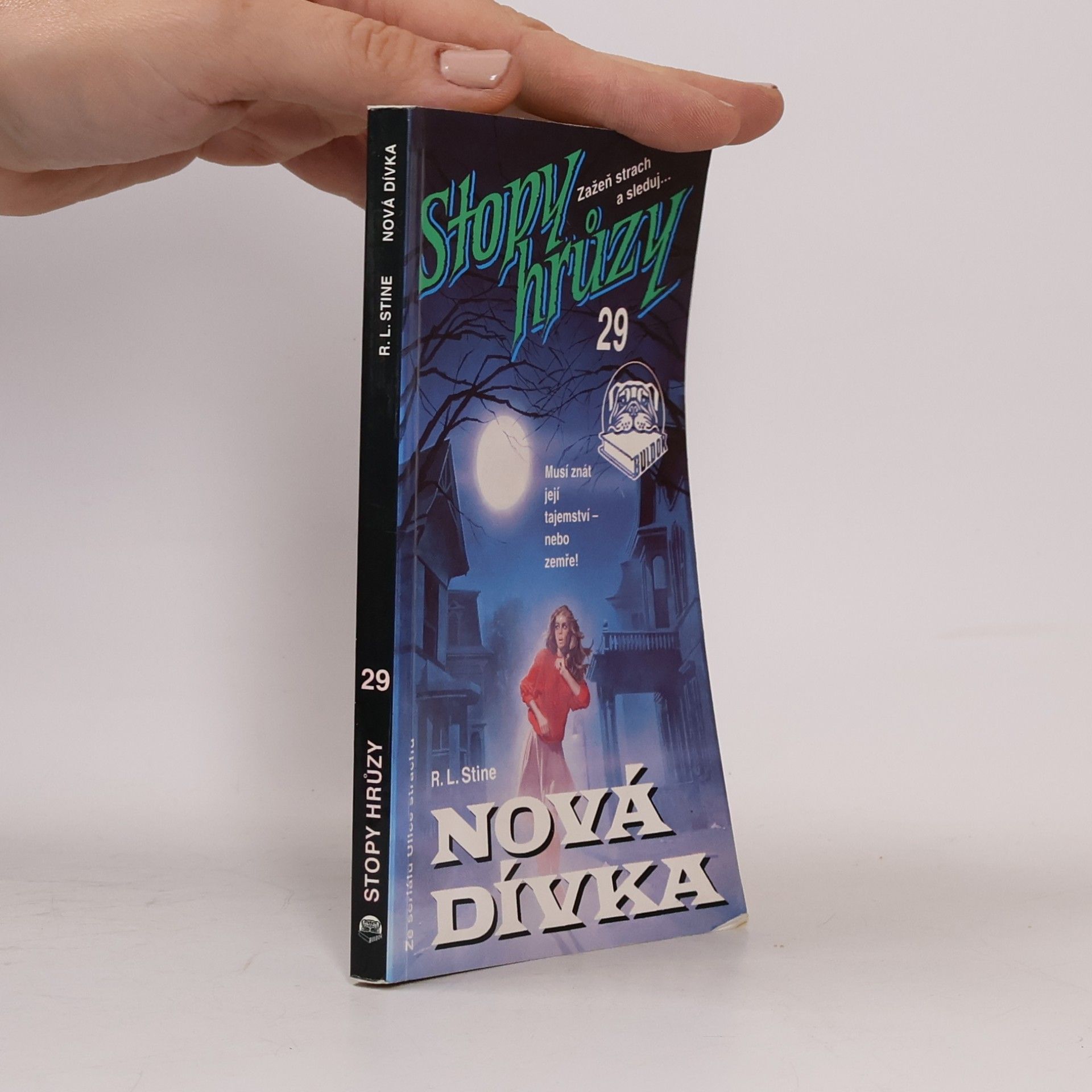 R. L. Stine Nová dívka