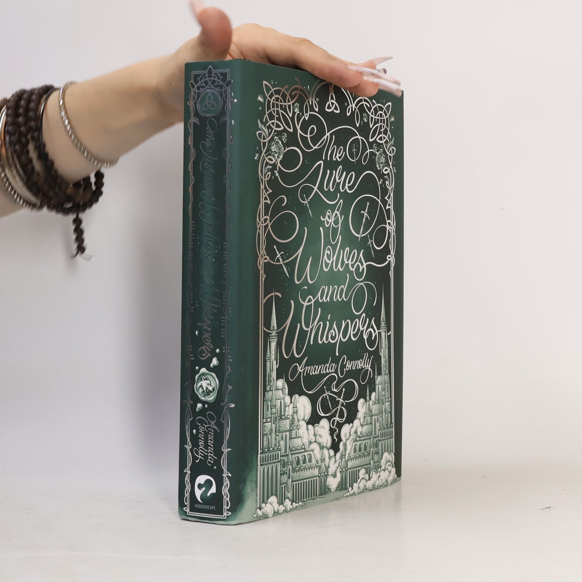 Amanda Connolly The Lure of Wolves and Whispers