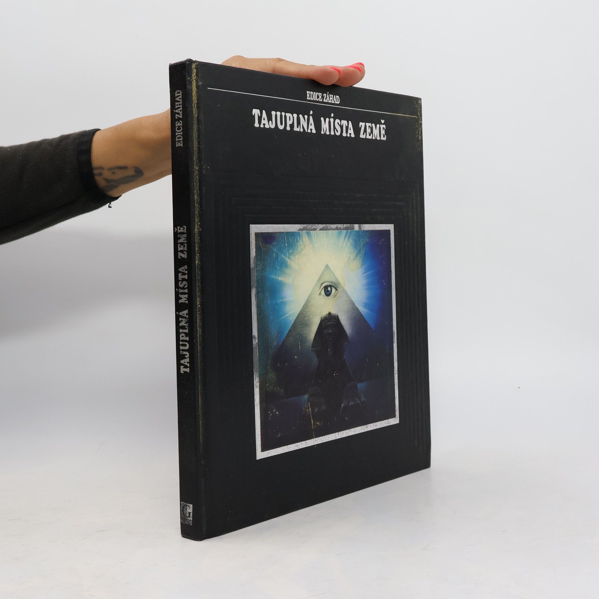 Collectif d'auteurs Tajuplná místa země