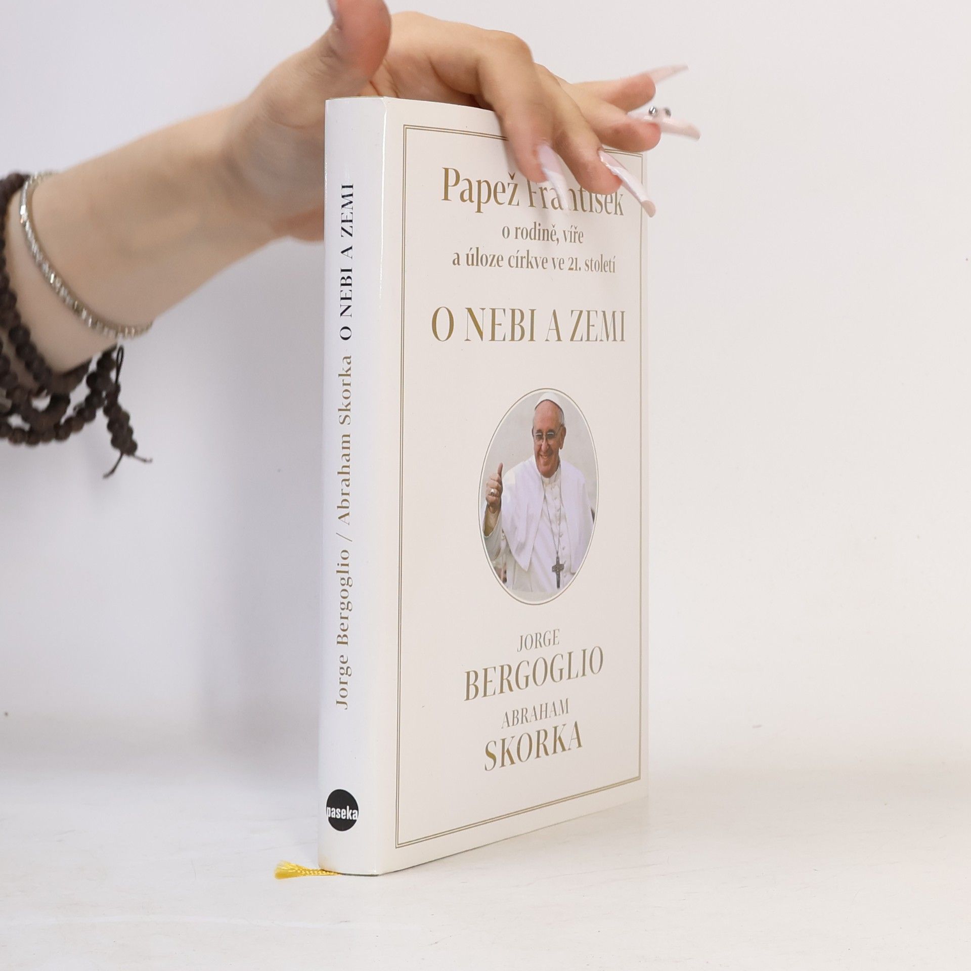 Abraham Skorka O nebi a zemi : [papež František o rodině, víře a úloze církve ve 21. století]