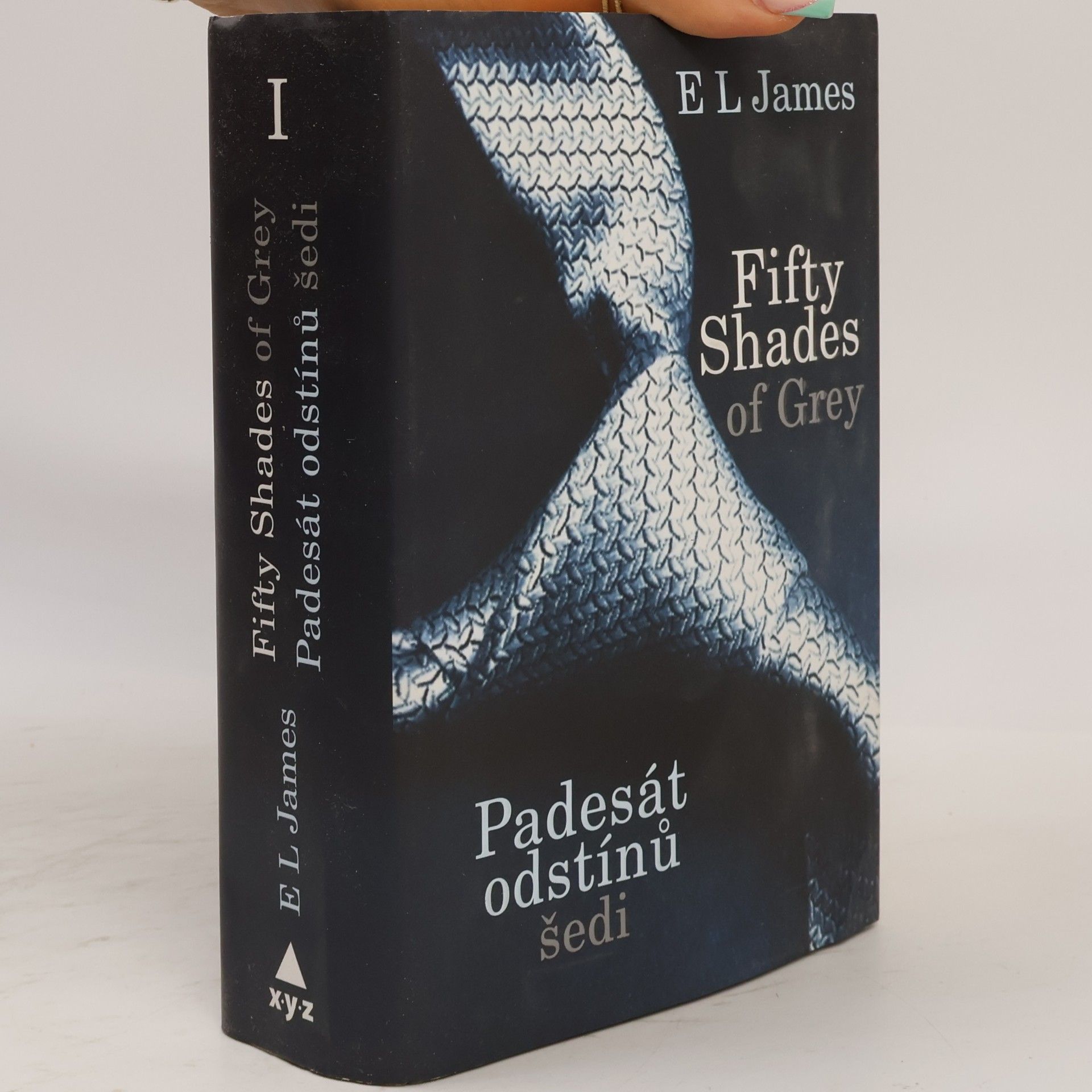 E. L. James Padesát odstínů šedi
