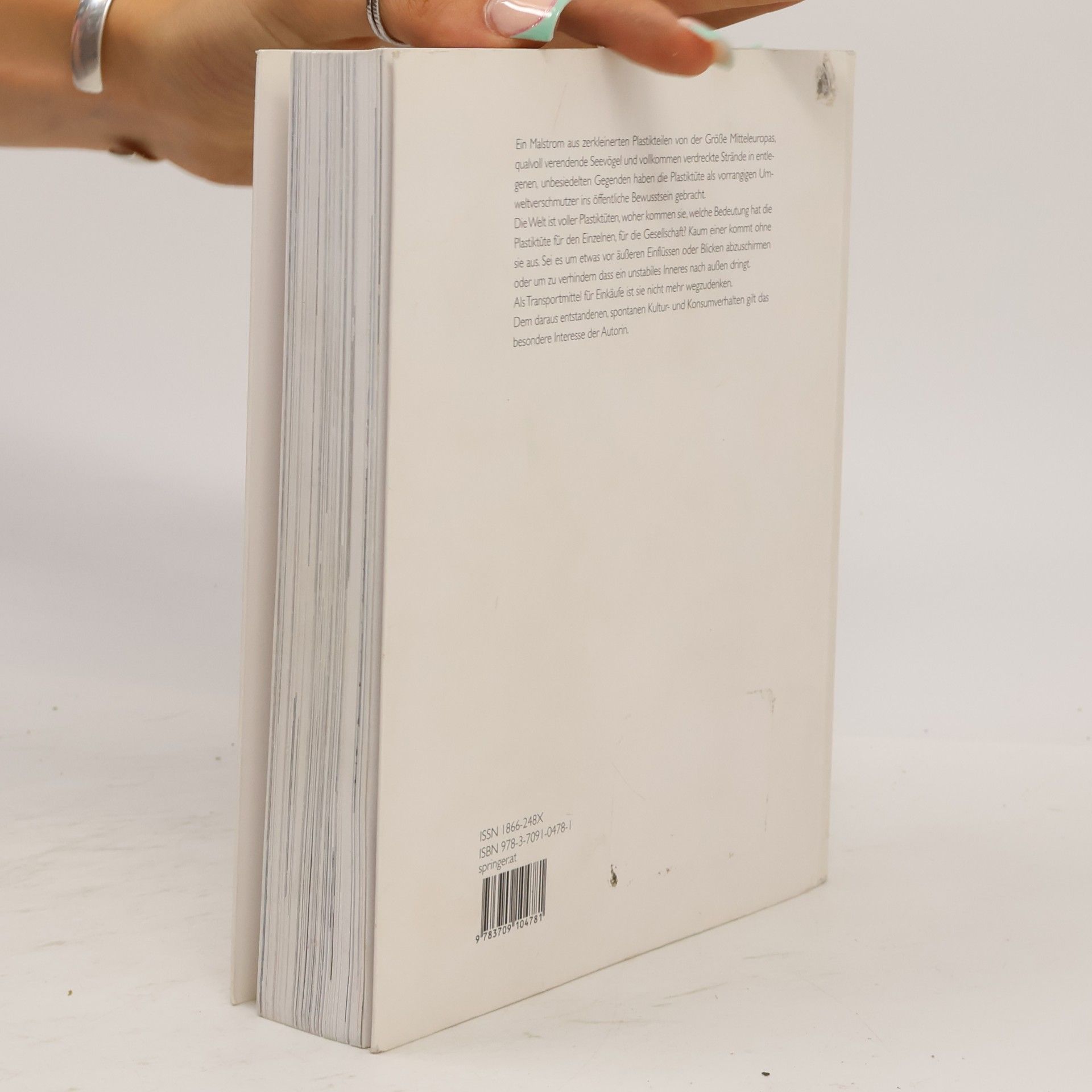 Ida Marie Corell Alltagsobjekt Plastiktüte