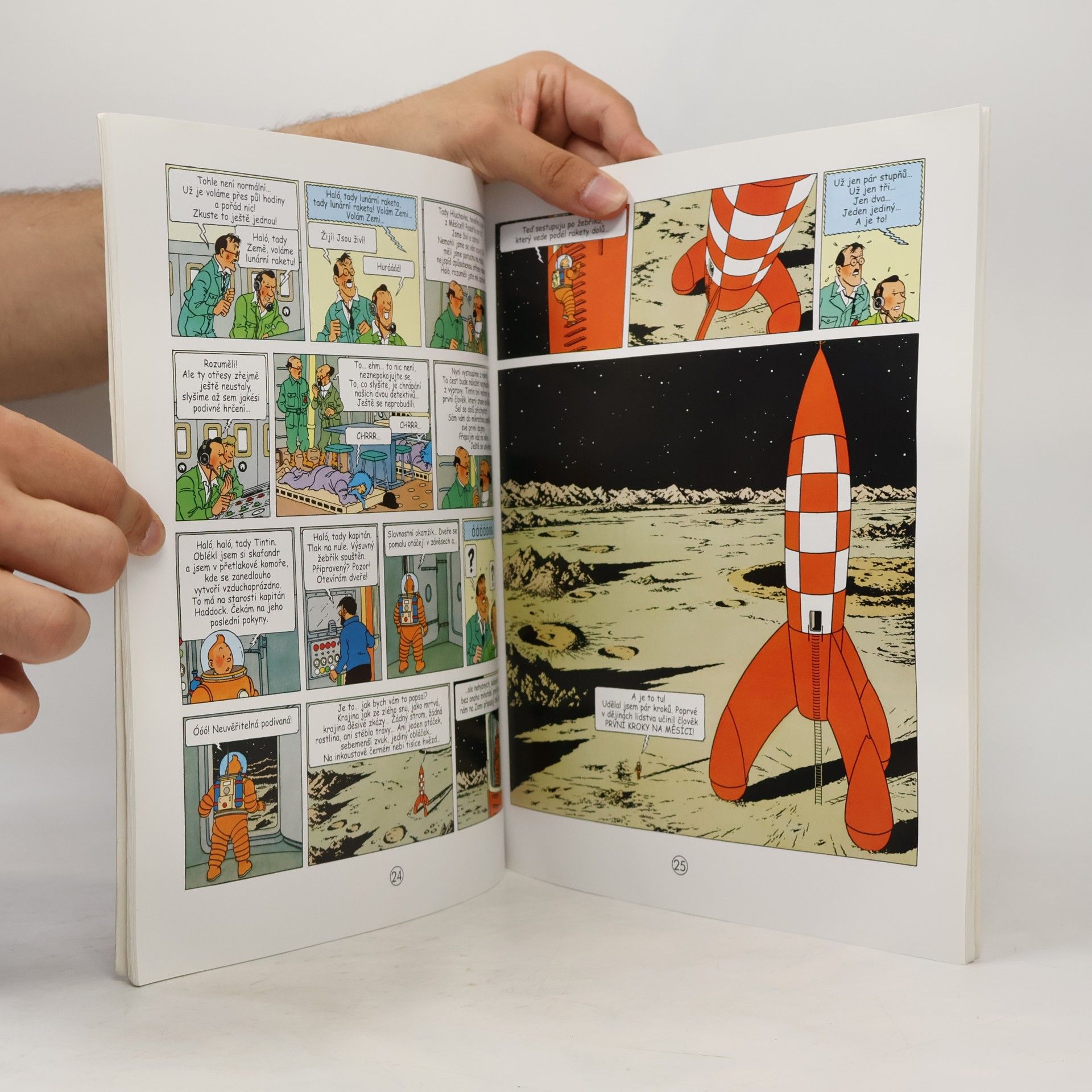 Hergé Tintinova dobrodružství 17. První kroky na Měsíci