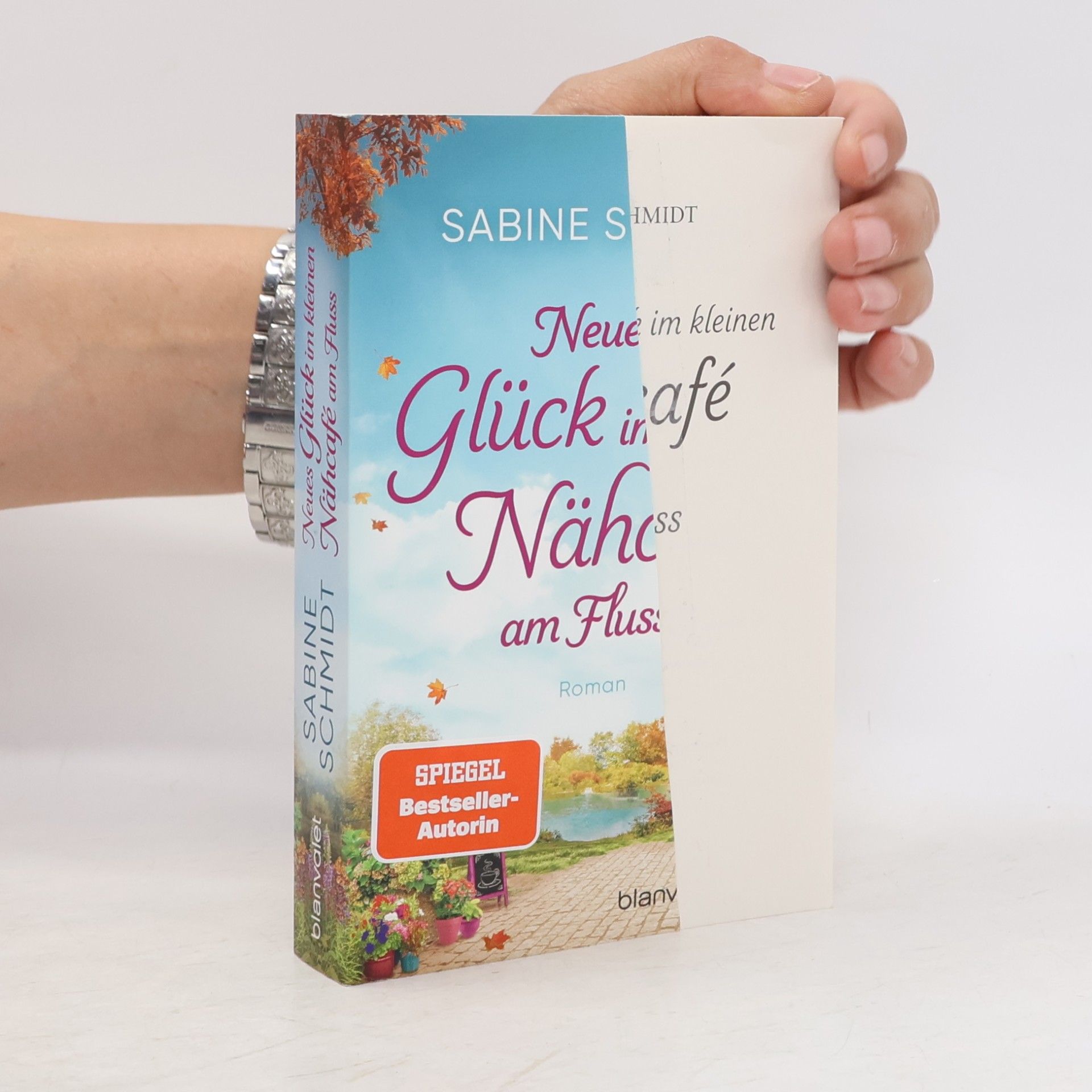 Neues Glück im kleinen Nähcafé am Fluss