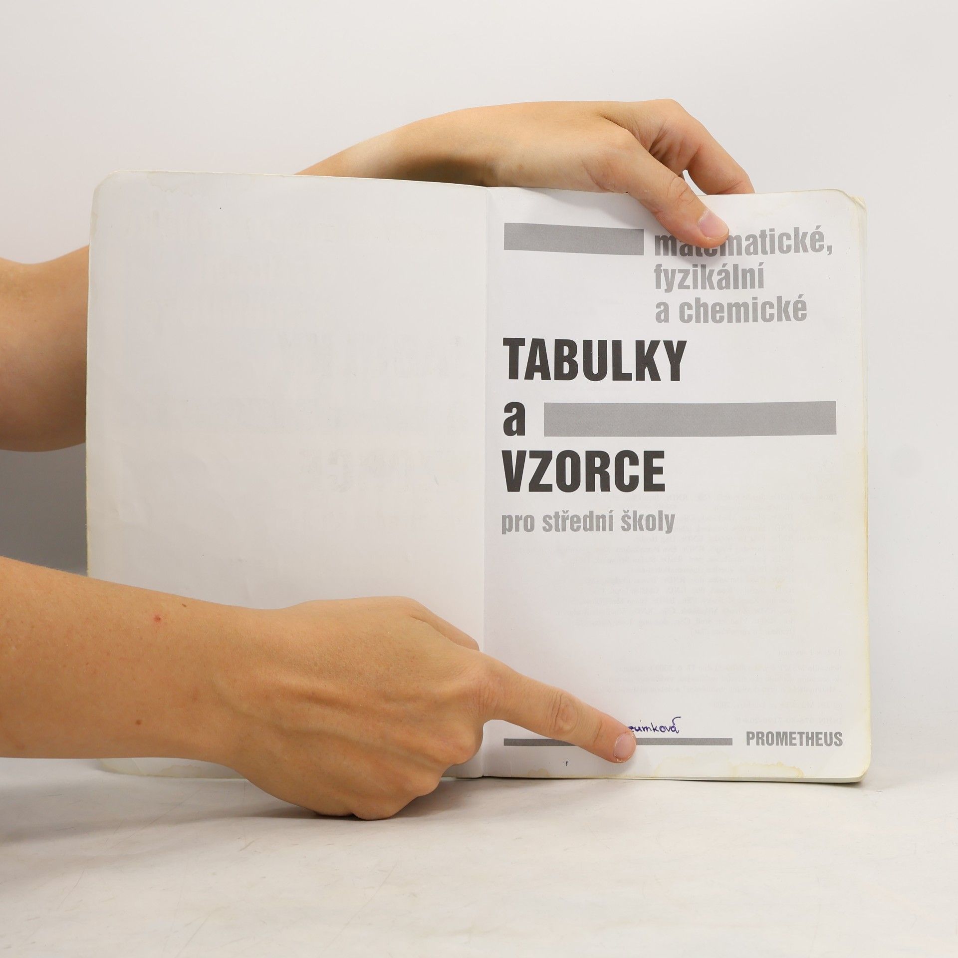 Jiří Mikulčák Matematické, fyzikální a chemické tabulky a vzorce pro střední školy