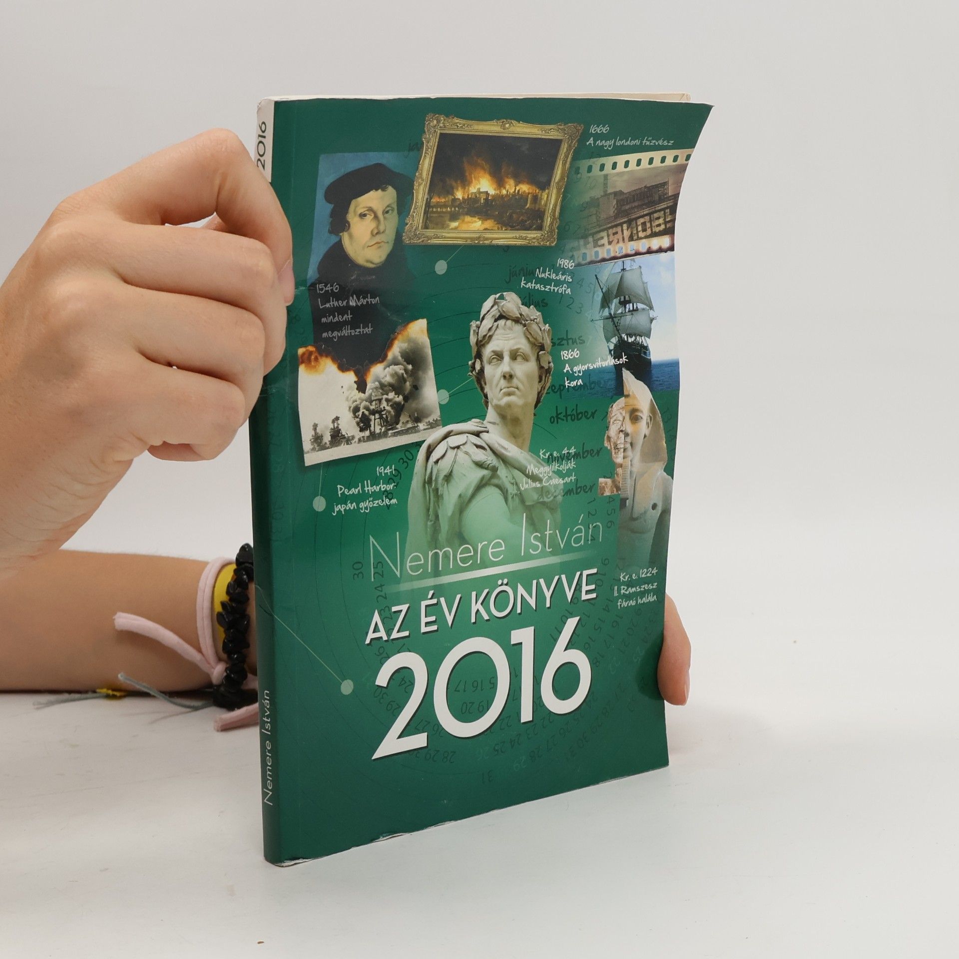 Az Év Könyve 2016