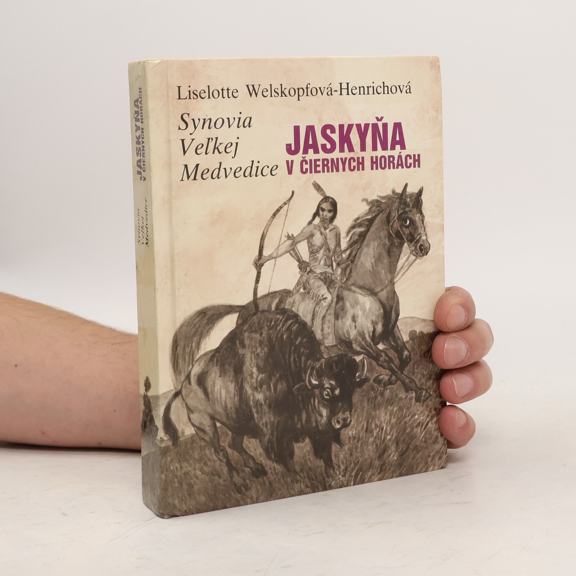 Liselotte Welskopfová-Henrichová Synovia Vel´kej Medvedice III.diel. Jaskyňa v Čiernych horách
