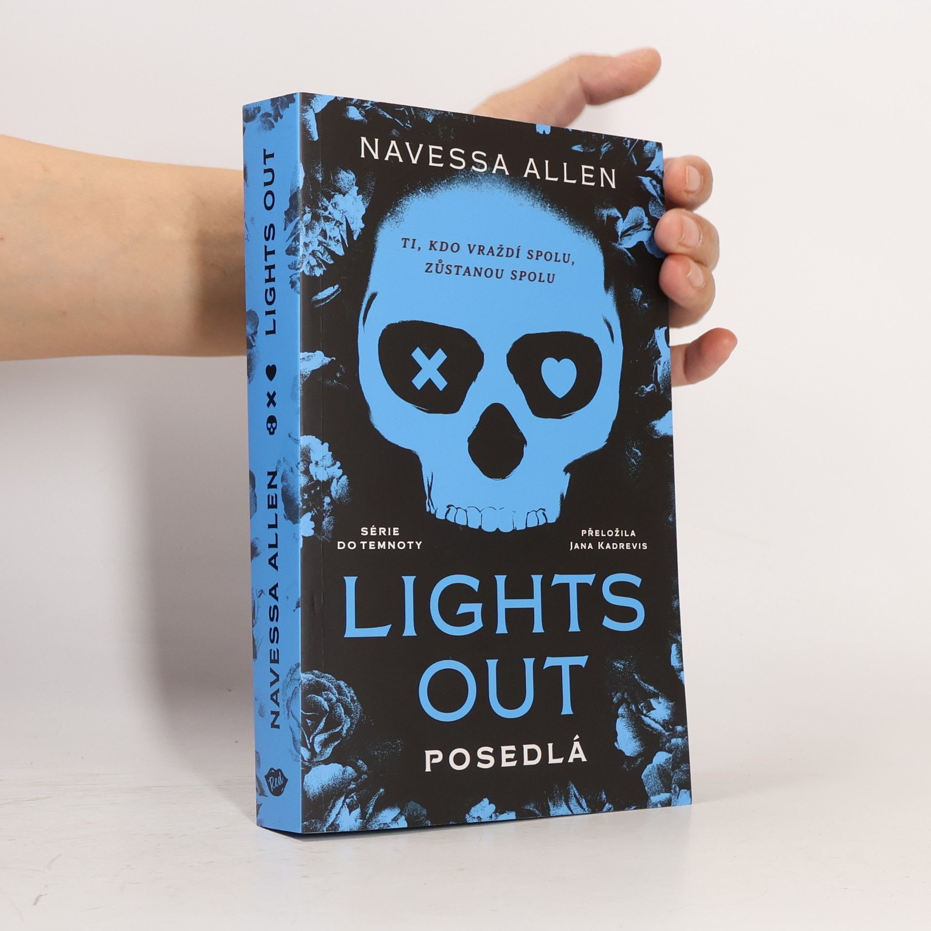 Navessa Allen Lights Out. Posedlá