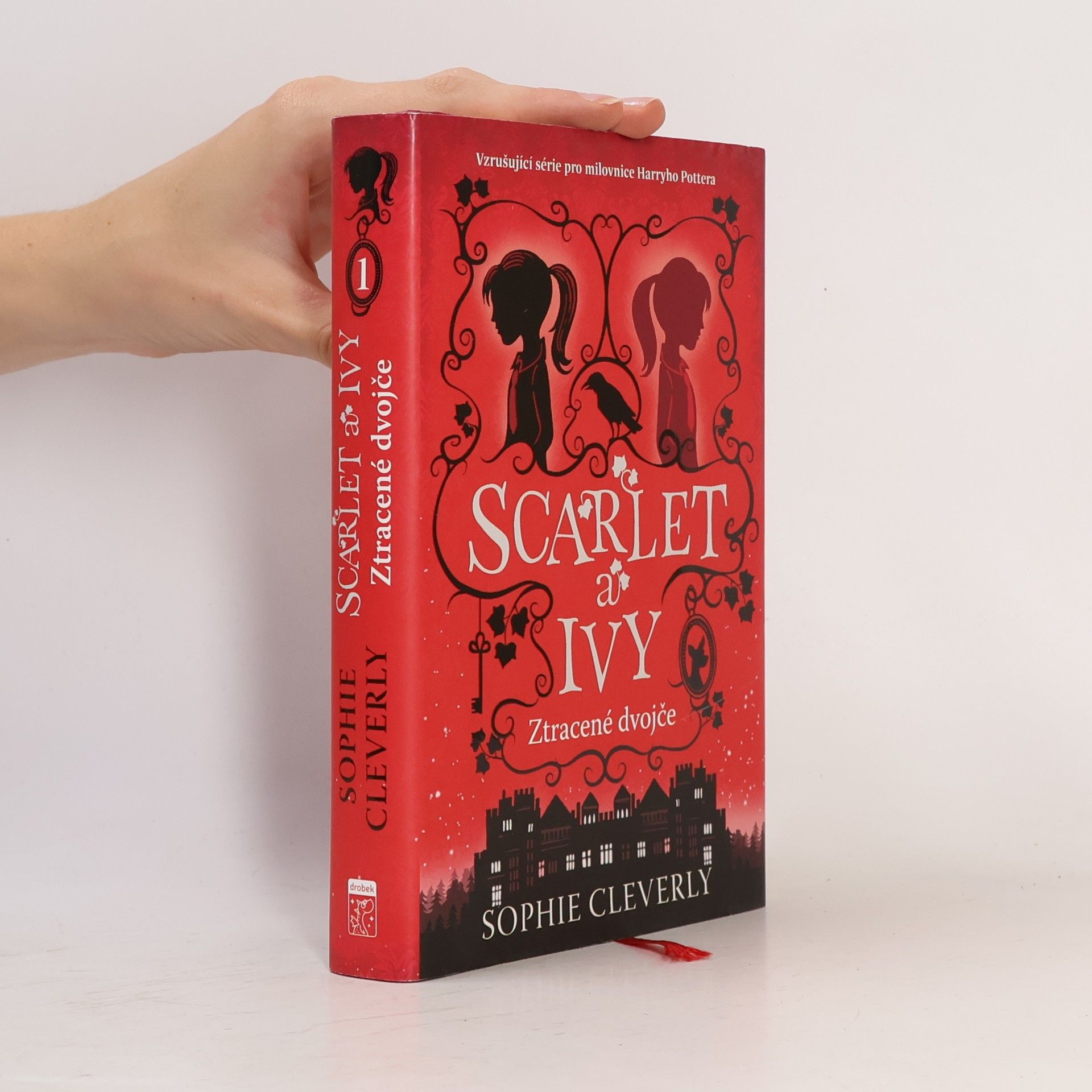 Sophie Cleverly Scarlet a Ivy. Ztracené dvojče